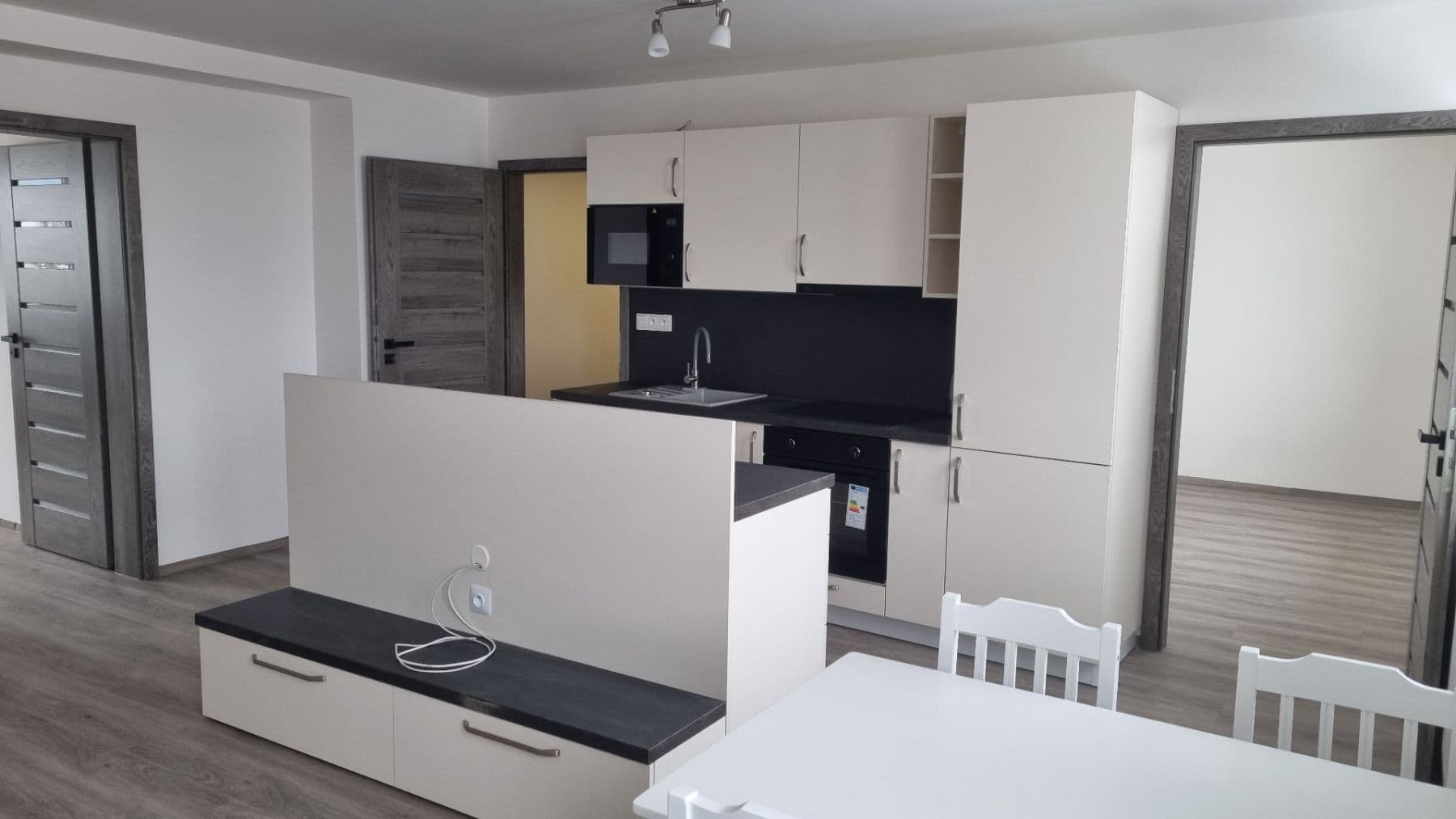 2 bedroom with open-plan kitchen flat to rent, 77 m², Vendolí, Pardubický Region 2 bedroom with open-plan kitchen flat to rent, 77 m², Vendolí, Pardubický Region