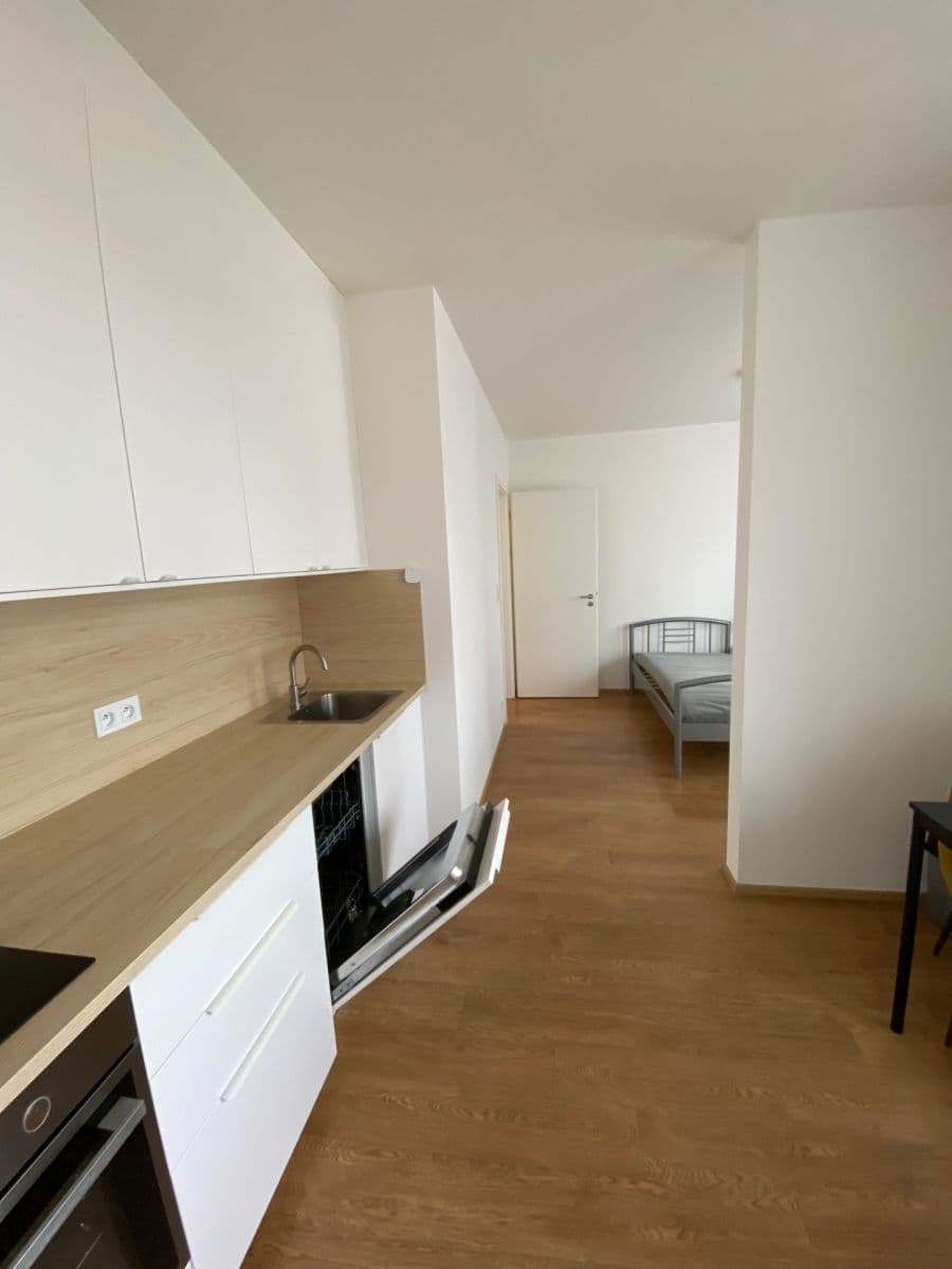 Studio flat to rent, 34 m², Pod Harfou, Prague, Prague Studio flat to rent, 34 m², Pod Harfou, Prague, Prague