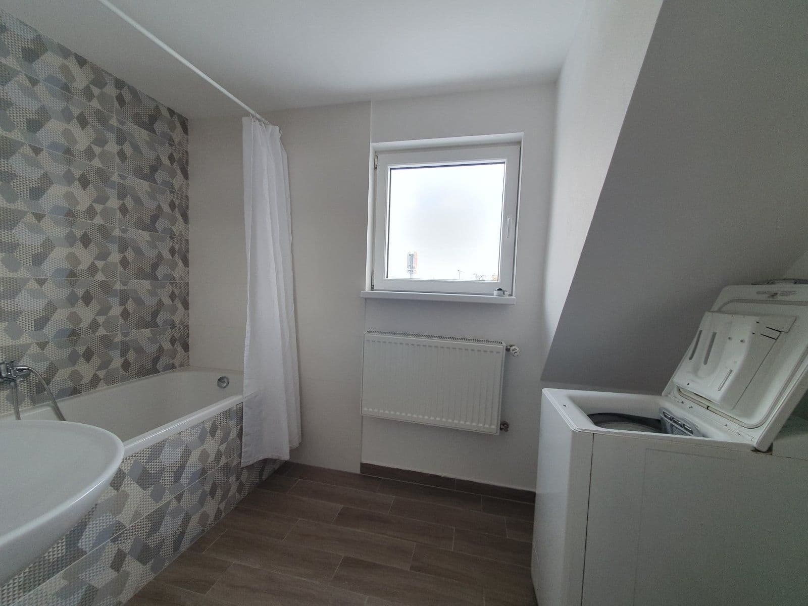 2 bedroom with open-plan kitchen flat to rent, 85 m², U Stojanu, Prague, Prague 2 bedroom with open-plan kitchen flat to rent, 85 m², U Stojanu, Prague, Prague