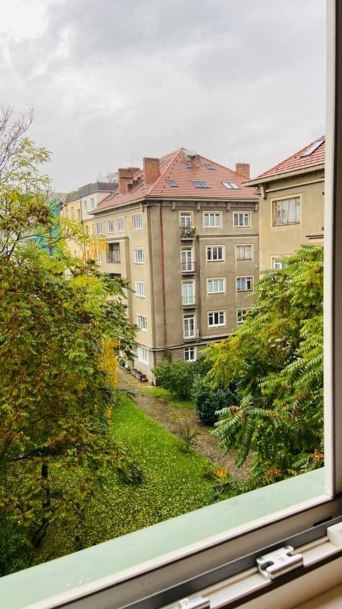 1 bedroom with open-plan kitchen flat to rent, 50 m², Komunardů, Prague, Prague 1 bedroom with open-plan kitchen flat to rent, 50 m², Komunardů, Prague, Prague