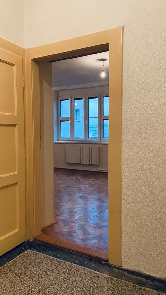 1 bedroom with open-plan kitchen flat to rent, 50 m², Komunardů, Prague, Prague 1 bedroom with open-plan kitchen flat to rent, 50 m², Komunardů, Prague, Prague