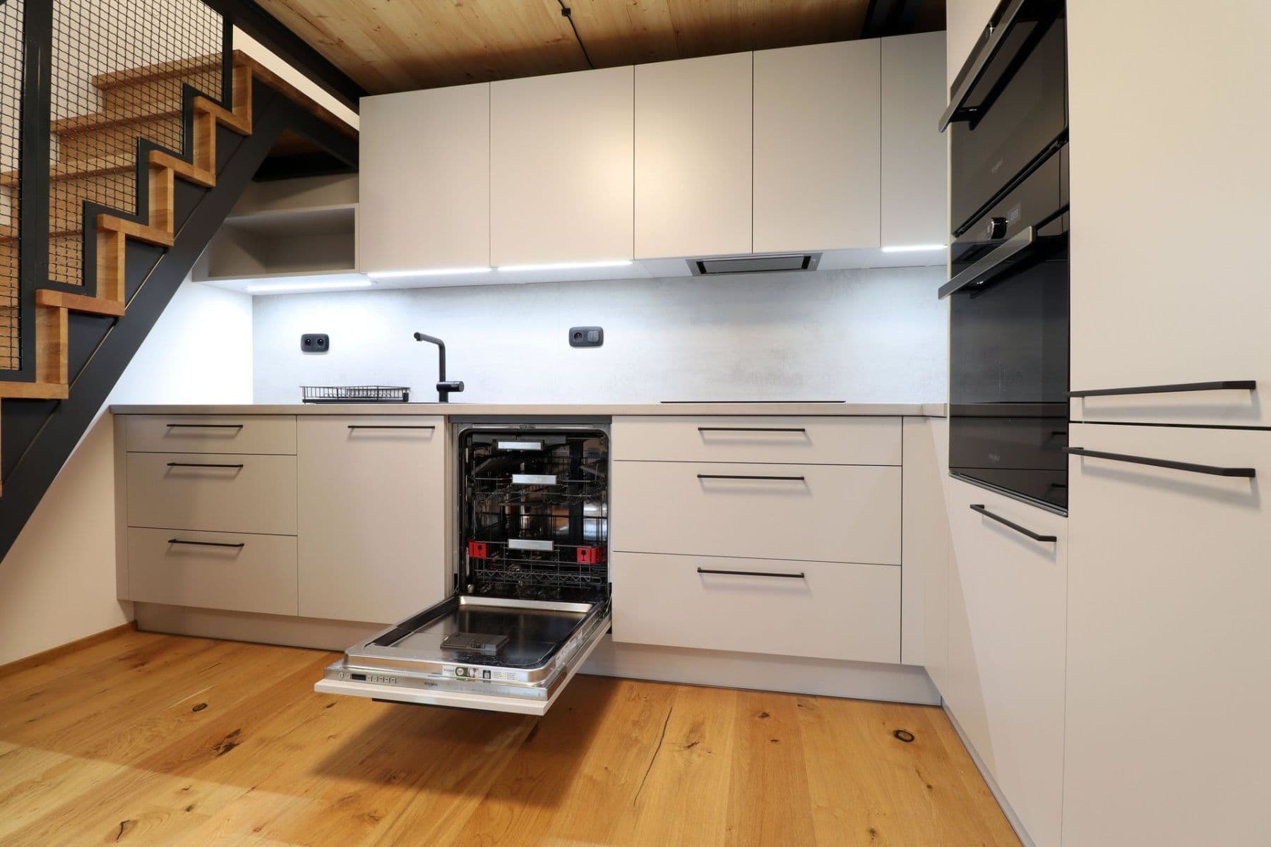 1 bedroom with open-plan kitchen flat to rent, 55 m², Naskové, Prague, Prague 1 bedroom with open-plan kitchen flat to rent, 55 m², Naskové, Prague, Prague