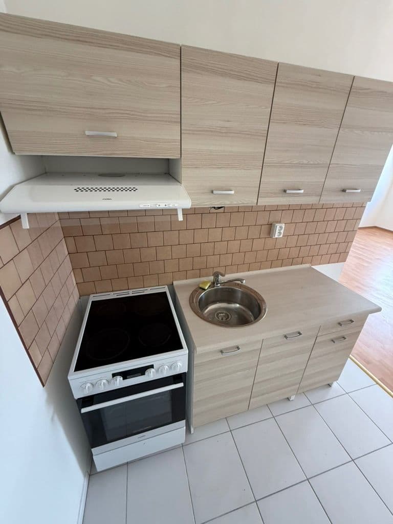 1 bedroom flat to rent, 32 m², Unčínská, Teplice, Ústecký Region 1 bedroom flat to rent, 32 m², Unčínská, Teplice, Ústecký Region