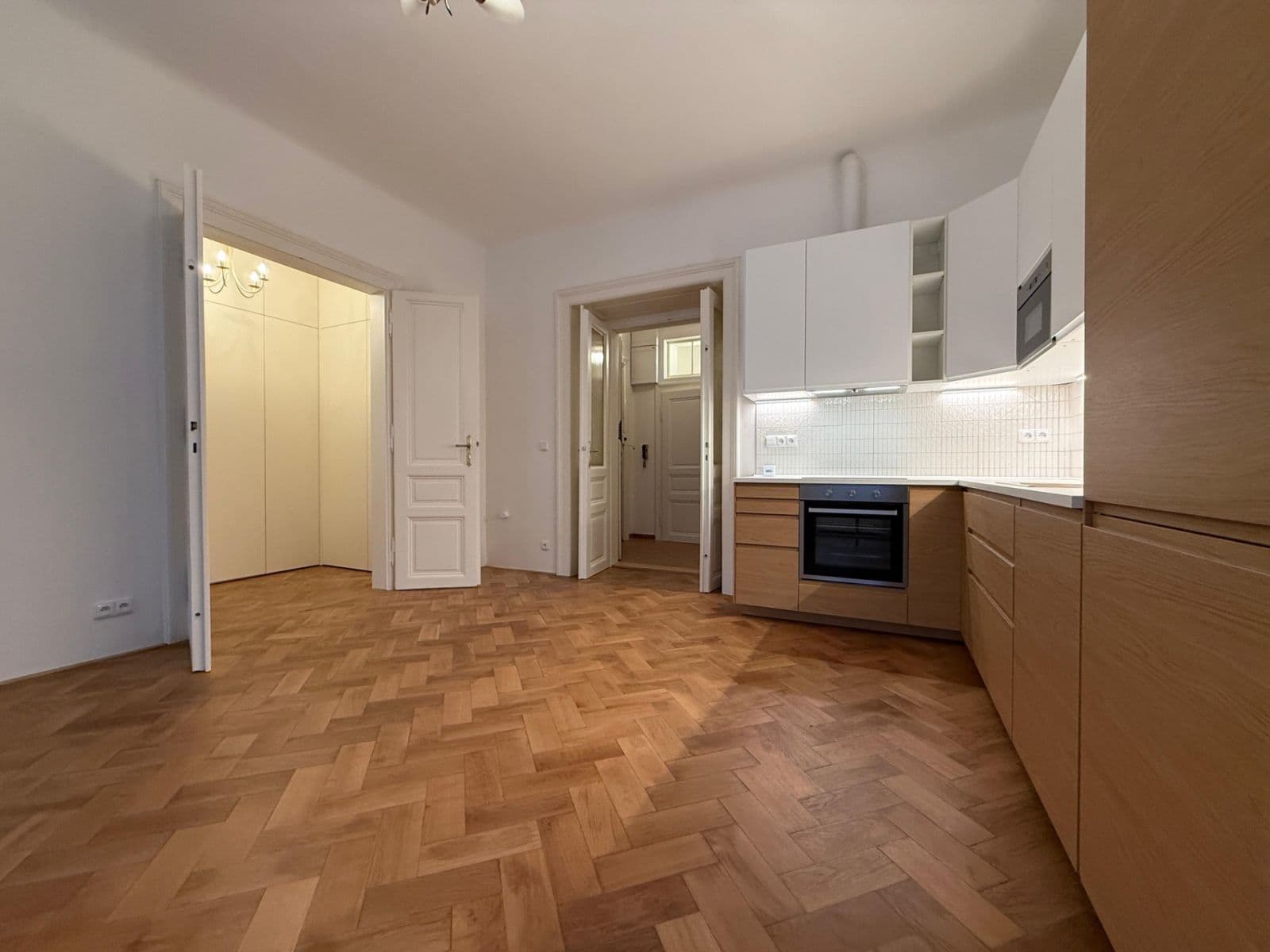 3 bedroom with open-plan kitchen flat to rent, 85 m², Záhořanského, Prague, Prague 3 bedroom with open-plan kitchen flat to rent, 85 m², Záhořanského, Prague, Prague