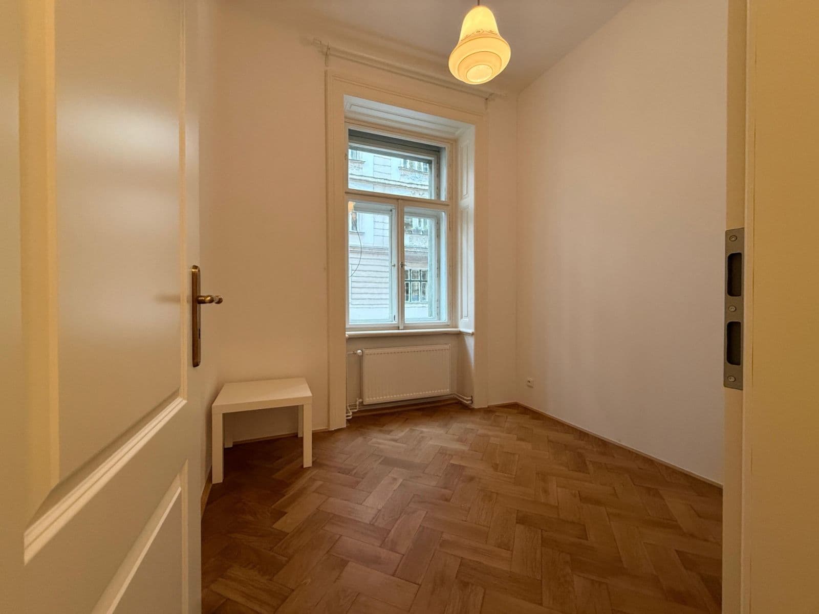 3 bedroom with open-plan kitchen flat to rent, 85 m², Záhořanského, Prague, Prague 3 bedroom with open-plan kitchen flat to rent, 85 m², Záhořanského, Prague, Prague