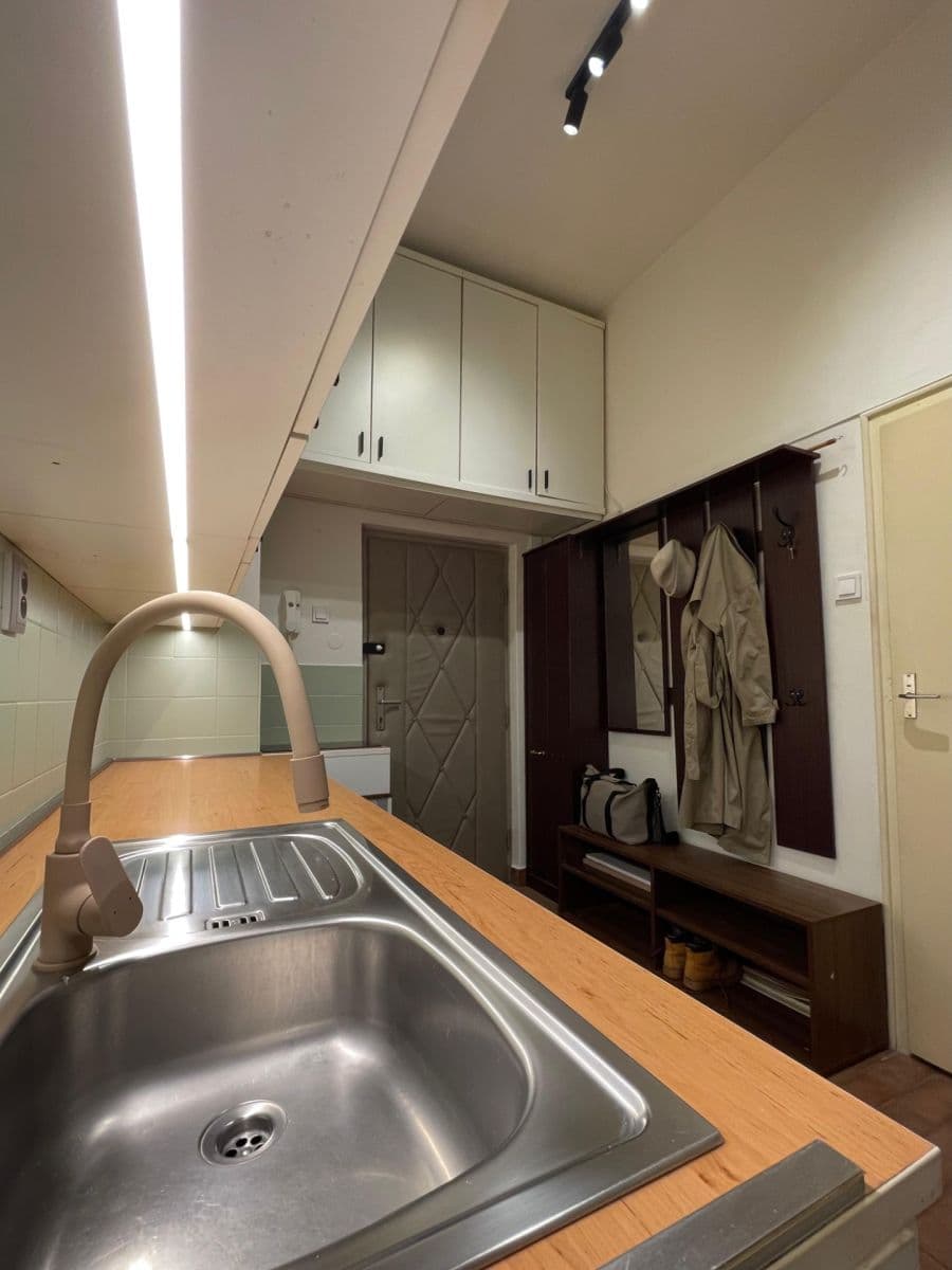 1 bedroom flat to rent, 31 m², 28. pluku, Prague, Prague 1 bedroom flat to rent, 31 m², 28. pluku, Prague, Prague