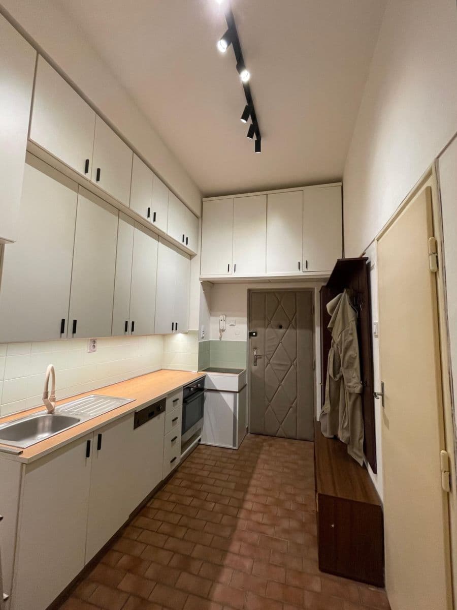 1 bedroom flat to rent, 31 m², 28. pluku, Prague, Prague 1 bedroom flat to rent, 31 m², 28. pluku, Prague, Prague
