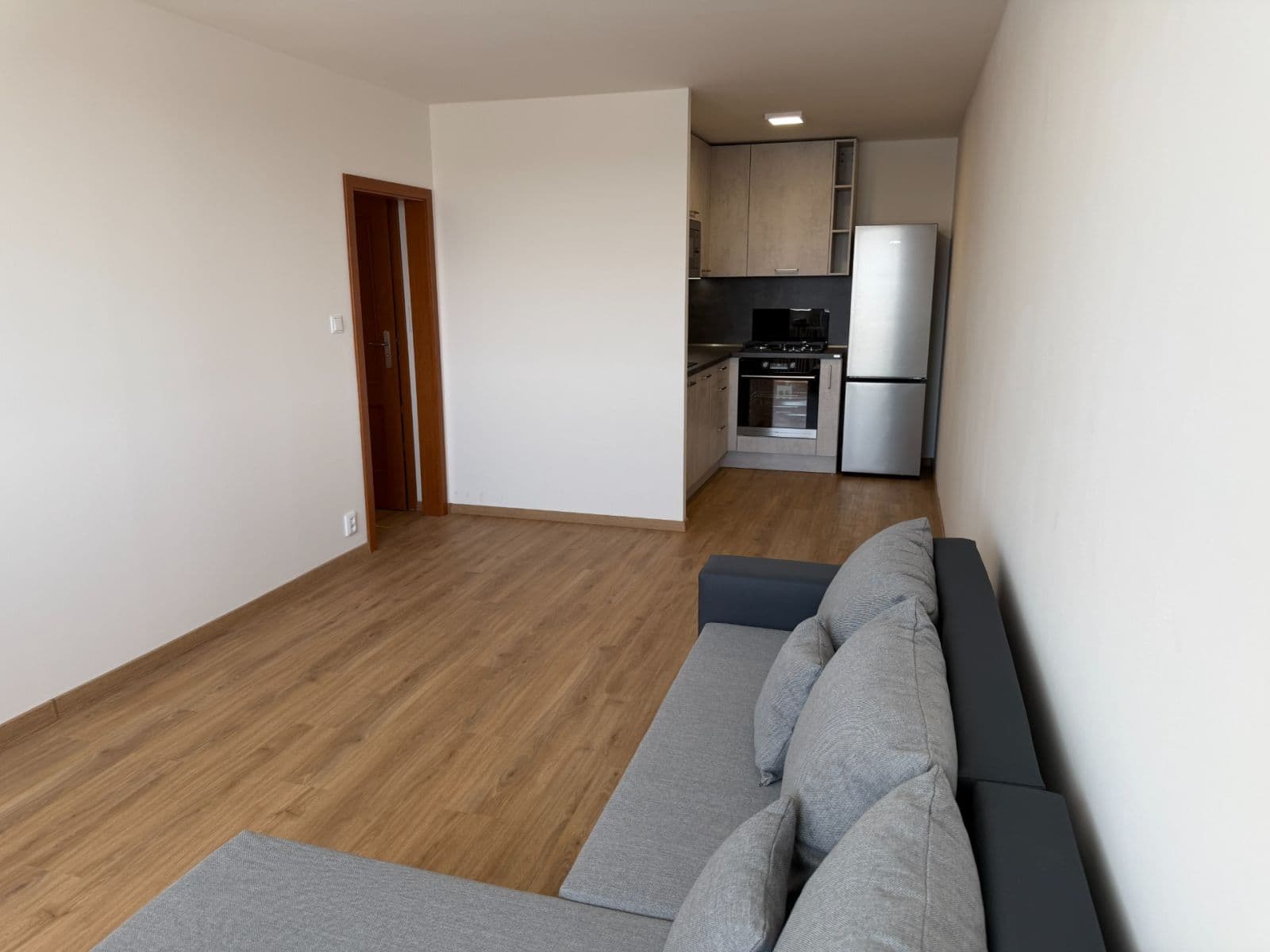 1 bedroom with open-plan kitchen flat to rent, 43 m², Mnichovická, Prague, Prague 1 bedroom with open-plan kitchen flat to rent, 43 m², Mnichovická, Prague, Prague
