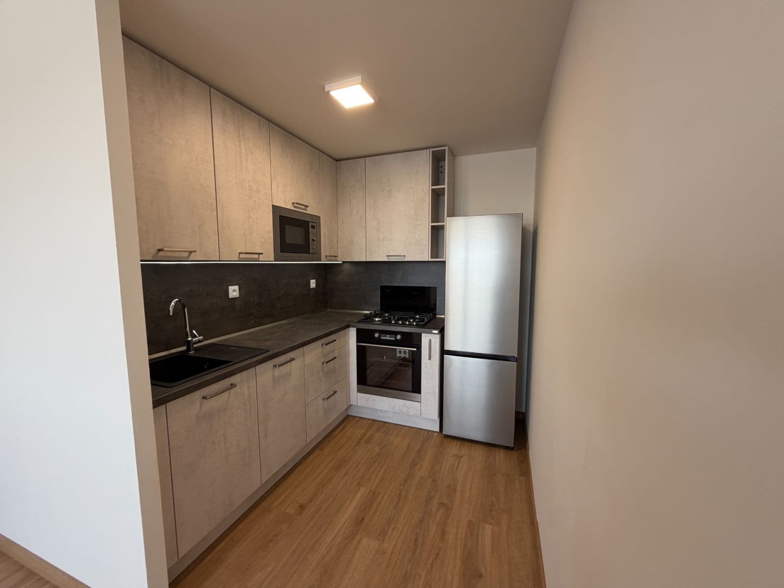 1 bedroom with open-plan kitchen flat to rent, 43 m², Mnichovická, Prague, Prague 1 bedroom with open-plan kitchen flat to rent, 43 m², Mnichovická, Prague, Prague