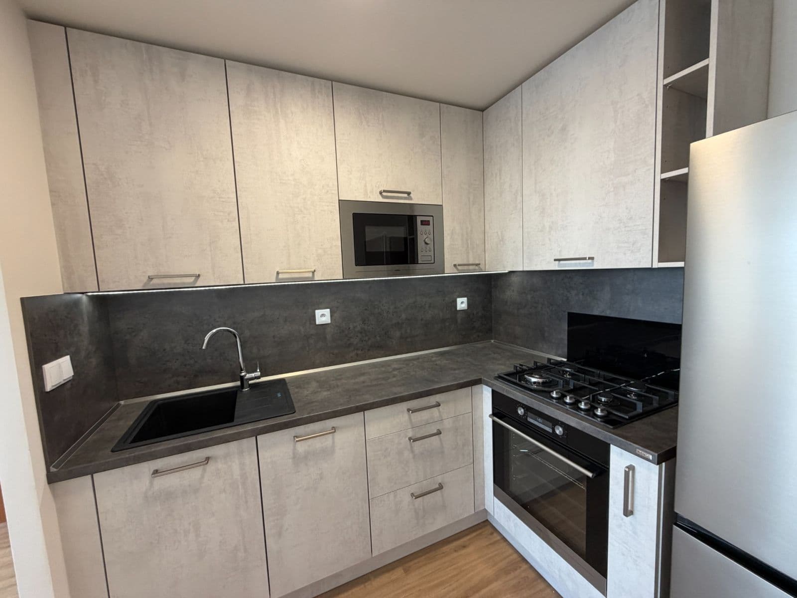 1 bedroom with open-plan kitchen flat to rent, 43 m², Mnichovická, Prague, Prague 1 bedroom with open-plan kitchen flat to rent, 43 m², Mnichovická, Prague, Prague