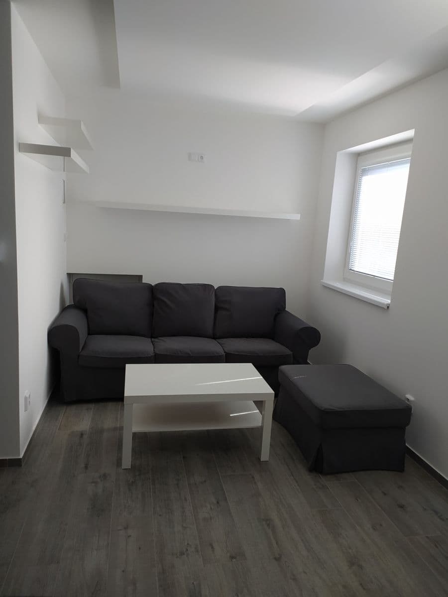 1 bedroom with open-plan kitchen flat to rent, 42 m², Čisovická, Mníšek pod Brdy, Středočeský Region 1 bedroom with open-plan kitchen flat to rent, 42 m², Čisovická, Mníšek pod Brdy, Středočeský Region