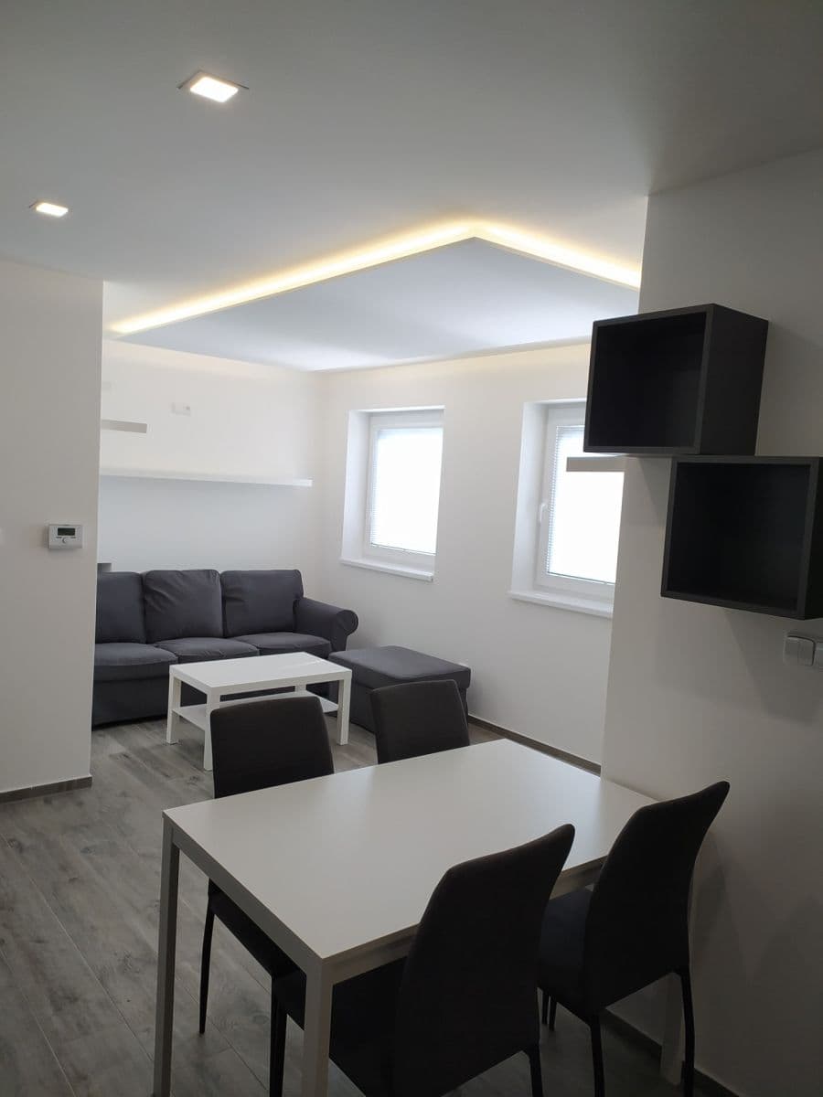 1 bedroom with open-plan kitchen flat to rent, 42 m², Čisovická, Mníšek pod Brdy, Středočeský Region 1 bedroom with open-plan kitchen flat to rent, 42 m², Čisovická, Mníšek pod Brdy, Středočeský Region