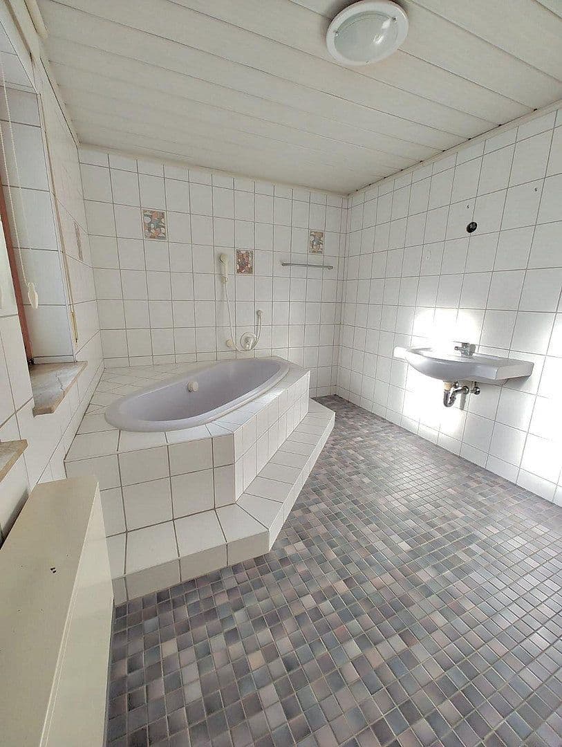 house for sale, 294 m², Östringen, Baden-Württemberg house for sale, 294 m², Östringen, Baden-Württemberg