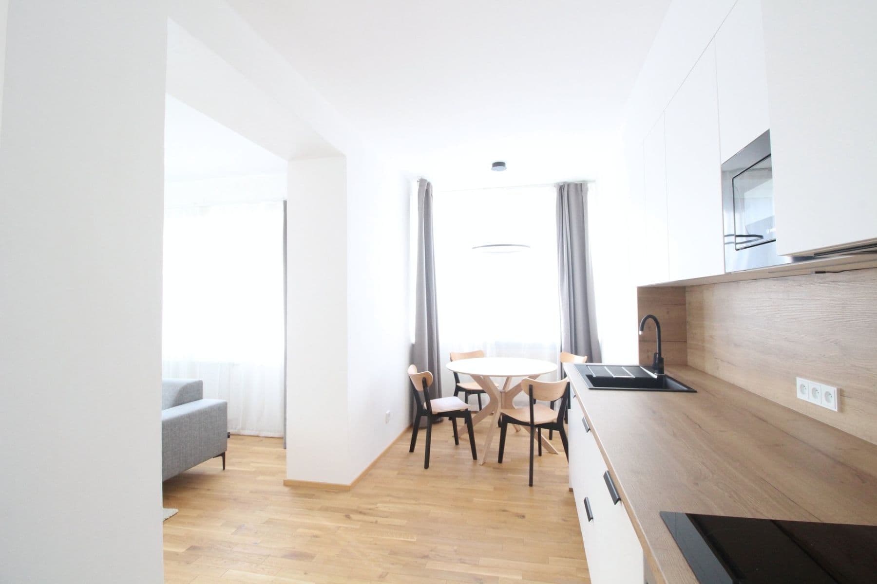 2 bedroom with open-plan kitchen flat to rent, 83 m², Nad Rokoskou, Prague, Prague 2 bedroom with open-plan kitchen flat to rent, 83 m², Nad Rokoskou, Prague, Prague