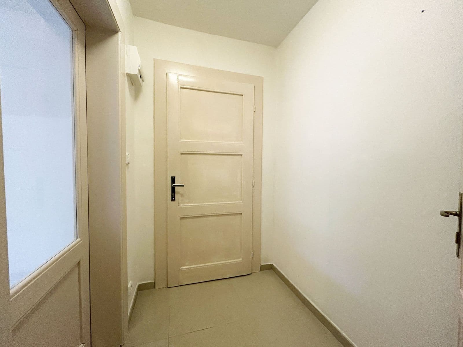 Studio flat to rent, 24 m², Kounická, Prague, Prague Studio flat to rent, 24 m², Kounická, Prague, Prague