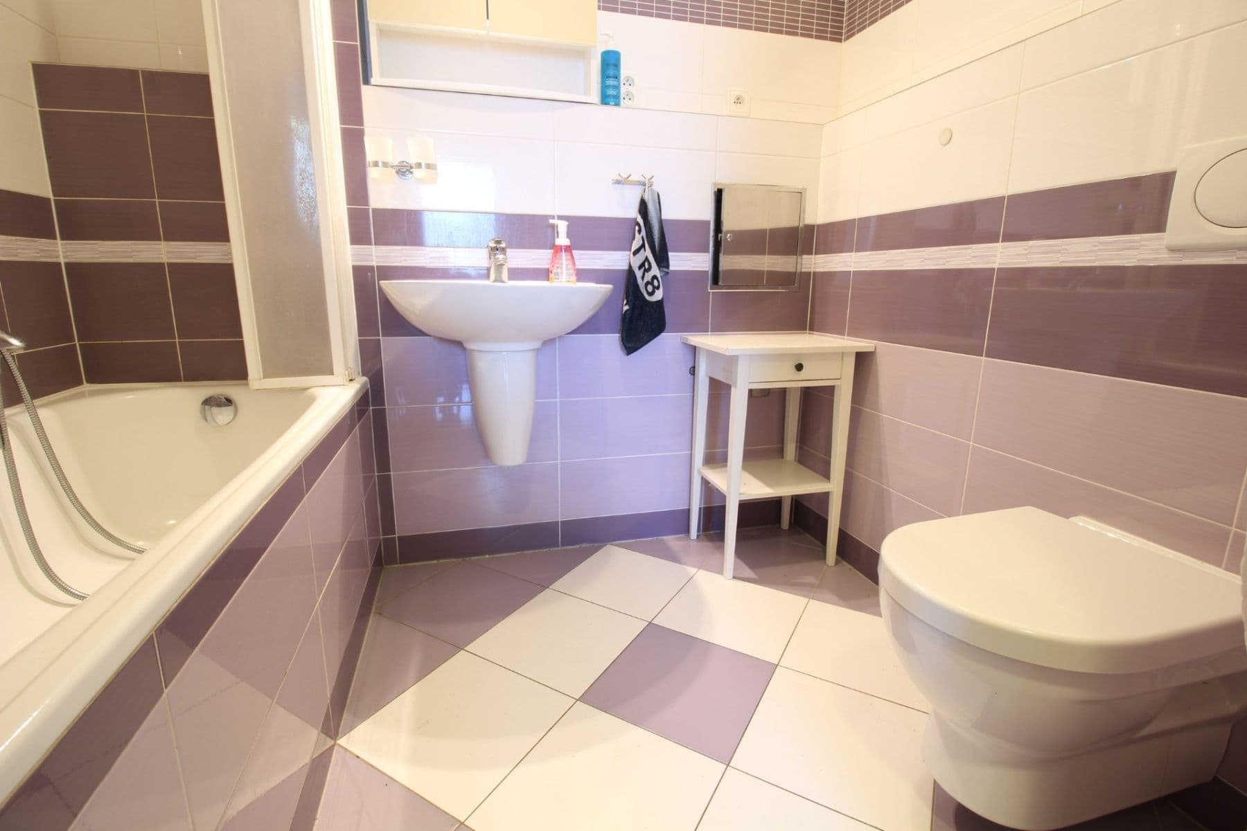 1 bedroom with open-plan kitchen flat to rent, 59 m², Rýnská, Prague, Prague 1 bedroom with open-plan kitchen flat to rent, 59 m², Rýnská, Prague, Prague