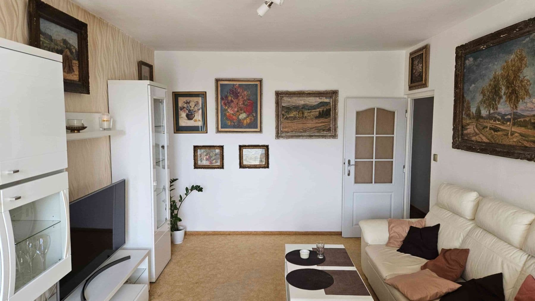 3 bedroom flat to rent, 86 m², Truhlářská, Hradec Králové, Královéhradecký Region 3 bedroom flat to rent, 86 m², Truhlářská, Hradec Králové, Královéhradecký Region