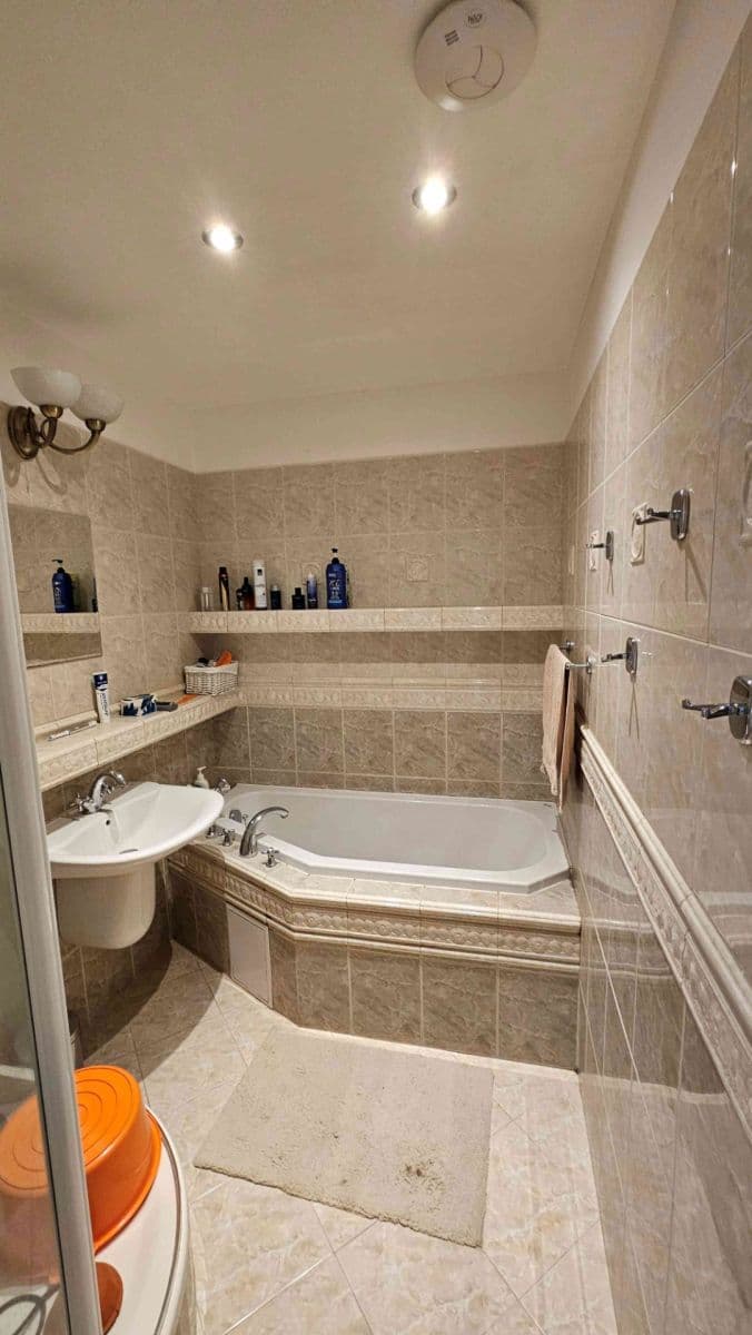 3 bedroom flat to rent, 86 m², Truhlářská, Hradec Králové, Královéhradecký Region 3 bedroom flat to rent, 86 m², Truhlářská, Hradec Králové, Královéhradecký Region