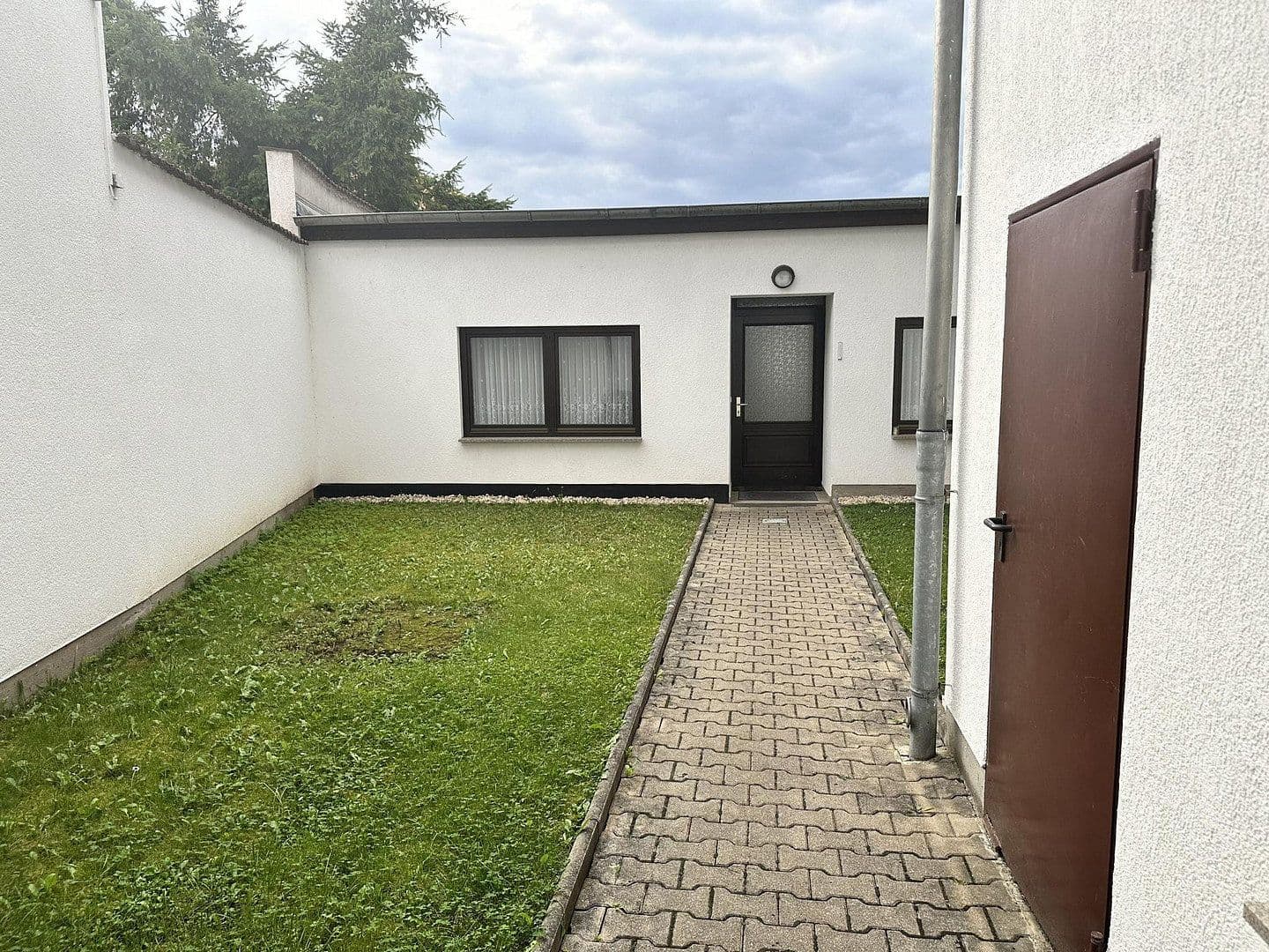 1 bedroom with open-plan kitchen flat to rent, 68 m², August-Bebel-Straße 13, Kahla, Thuringia 1 bedroom with open-plan kitchen flat to rent, 68 m², August-Bebel-Straße 13, Kahla, Thuringia