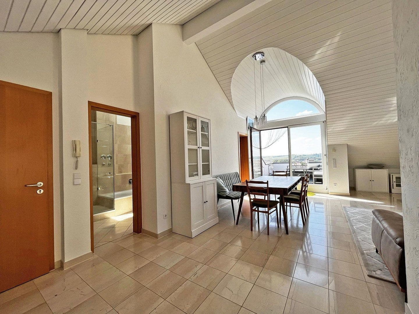 2 bedroom with open-plan kitchen flat to rent, 89 m², Lauffen am Neckar, Baden-Württemberg 2 bedroom with open-plan kitchen flat to rent, 89 m², Lauffen am Neckar, Baden-Württemberg