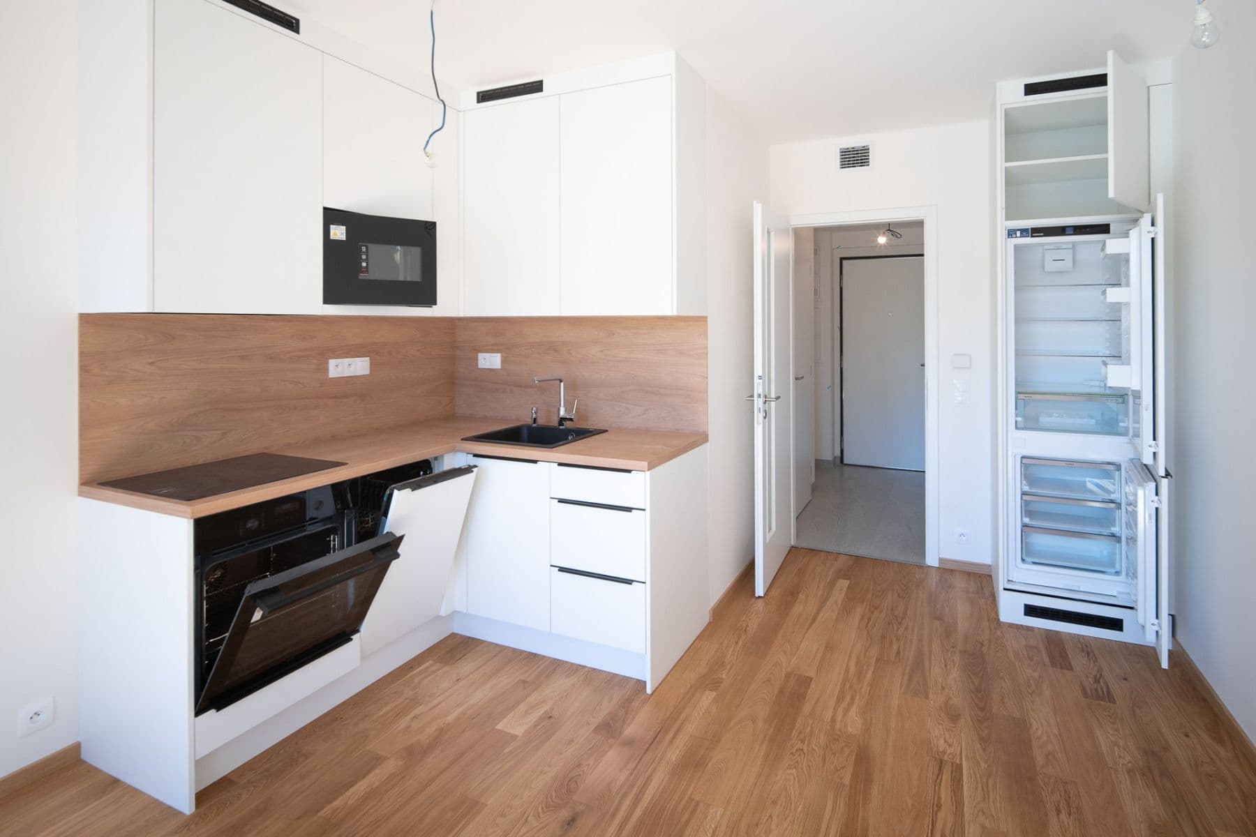 Studio flat to rent, 30 m², Komárkova, Prague, Prague Studio flat to rent, 30 m², Komárkova, Prague, Prague