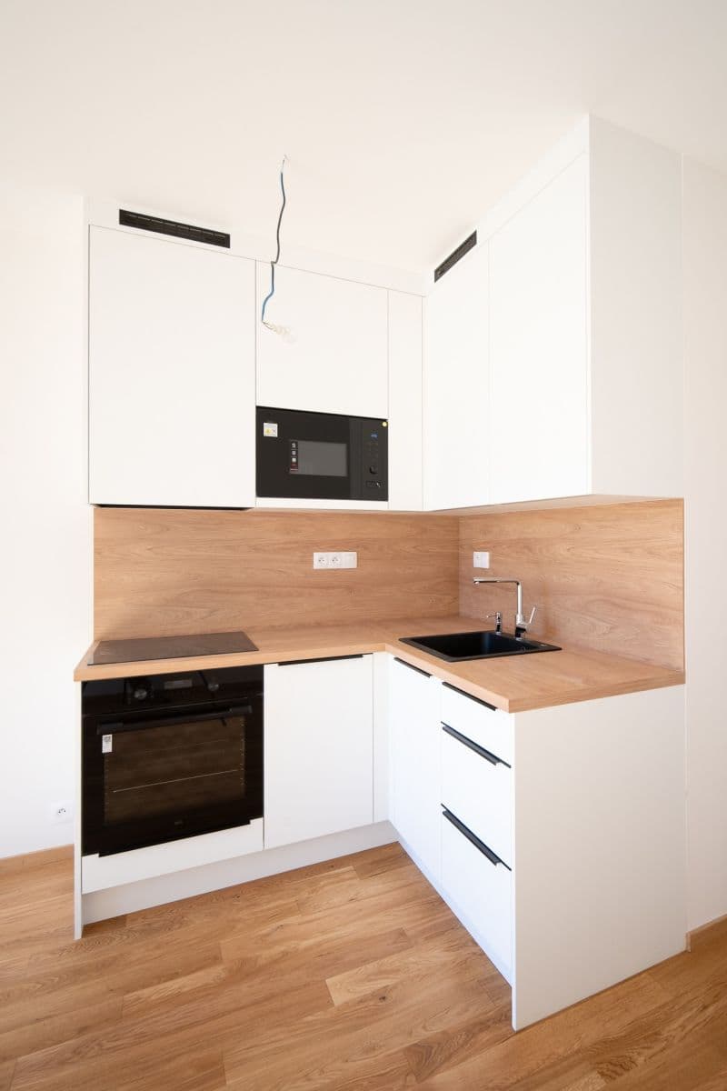 Studio flat to rent, 30 m², Komárkova, Prague, Prague Studio flat to rent, 30 m², Komárkova, Prague, Prague