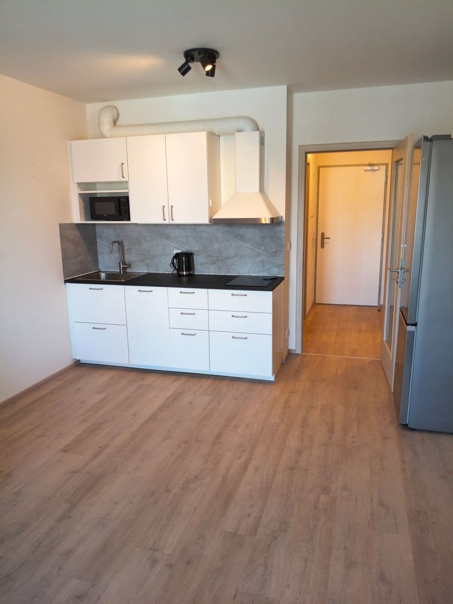 Studio flat to rent, 35 m², Bukačova, Prague, Prague Studio flat to rent, 35 m², Bukačova, Prague, Prague