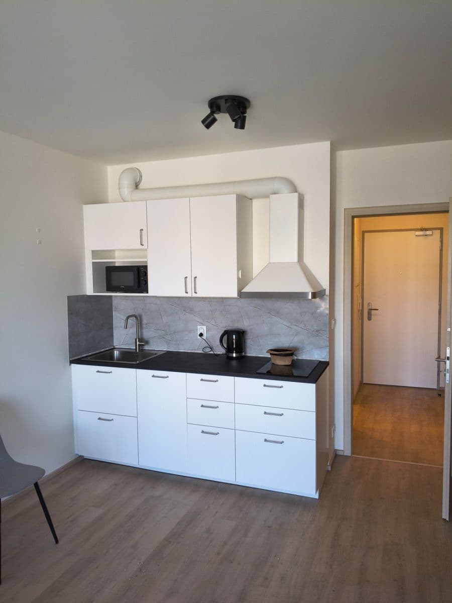 Studio flat to rent, 35 m², Bukačova, Prague, Prague Studio flat to rent, 35 m², Bukačova, Prague, Prague