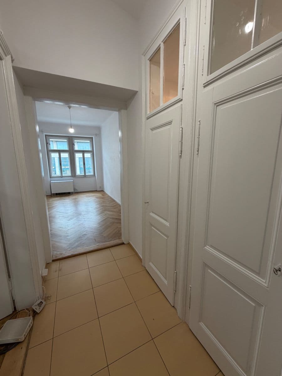 1 bedroom flat to rent, 45 m², Dukelských hrdinů, Prague, Prague 1 bedroom flat to rent, 45 m², Dukelských hrdinů, Prague, Prague