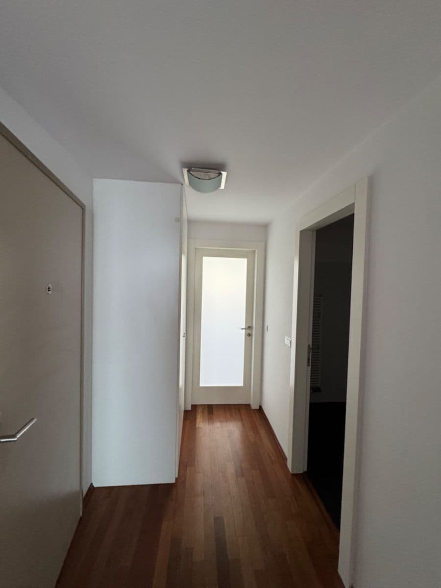 1 bedroom with open-plan kitchen flat to rent, 61 m², Paříkova, Prague, Prague 1 bedroom with open-plan kitchen flat to rent, 61 m², Paříkova, Prague, Prague