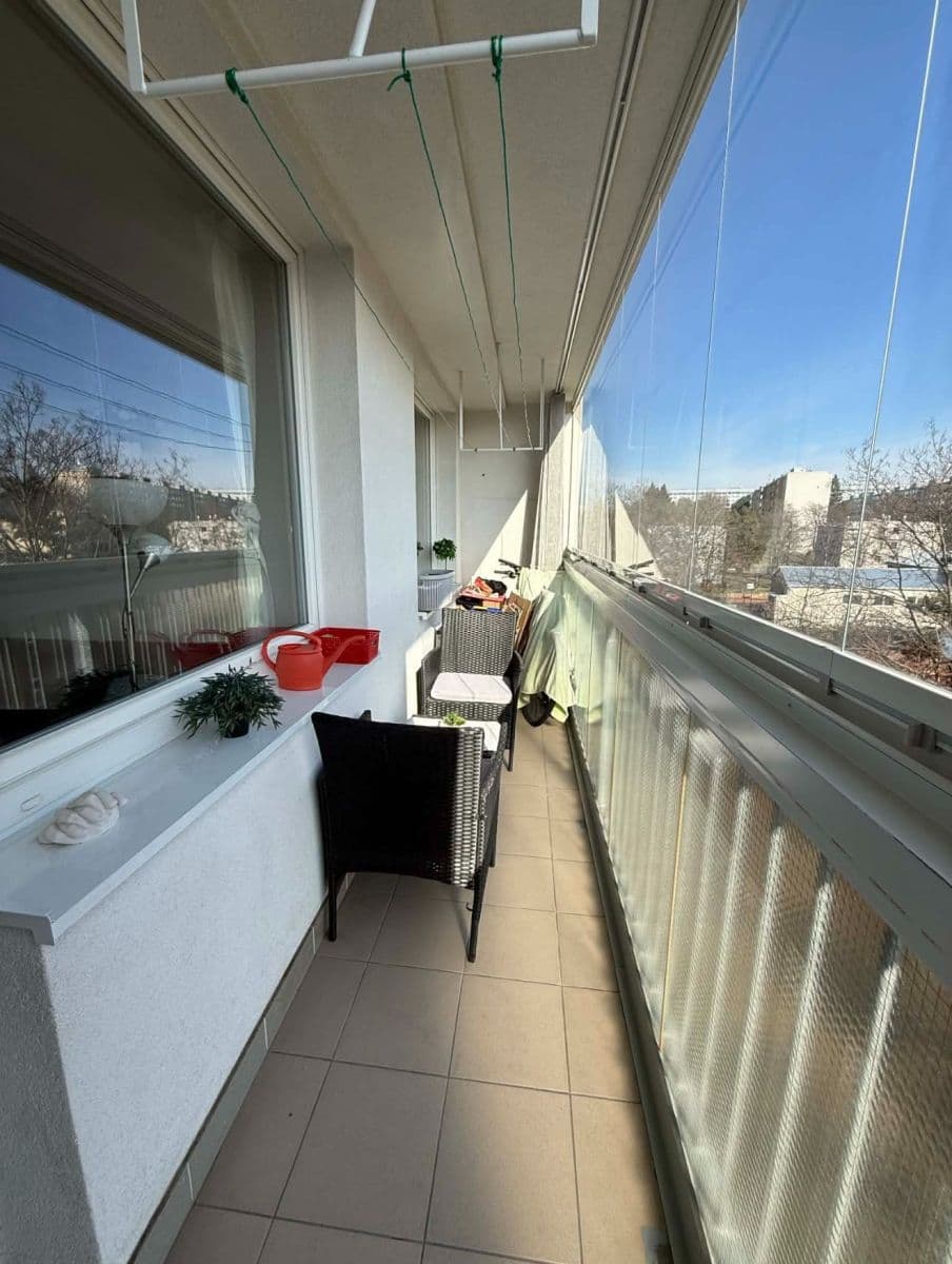 1 bedroom with open-plan kitchen flat to rent, 54 m², Teplická, Prague, Prague 1 bedroom with open-plan kitchen flat to rent, 54 m², Teplická, Prague, Prague