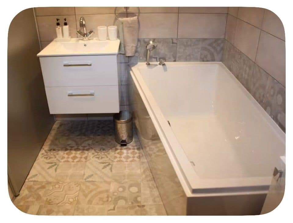 Studio flat to rent, 40 m², Orlická, Prague, Prague Studio flat to rent, 40 m², Orlická, Prague, Prague