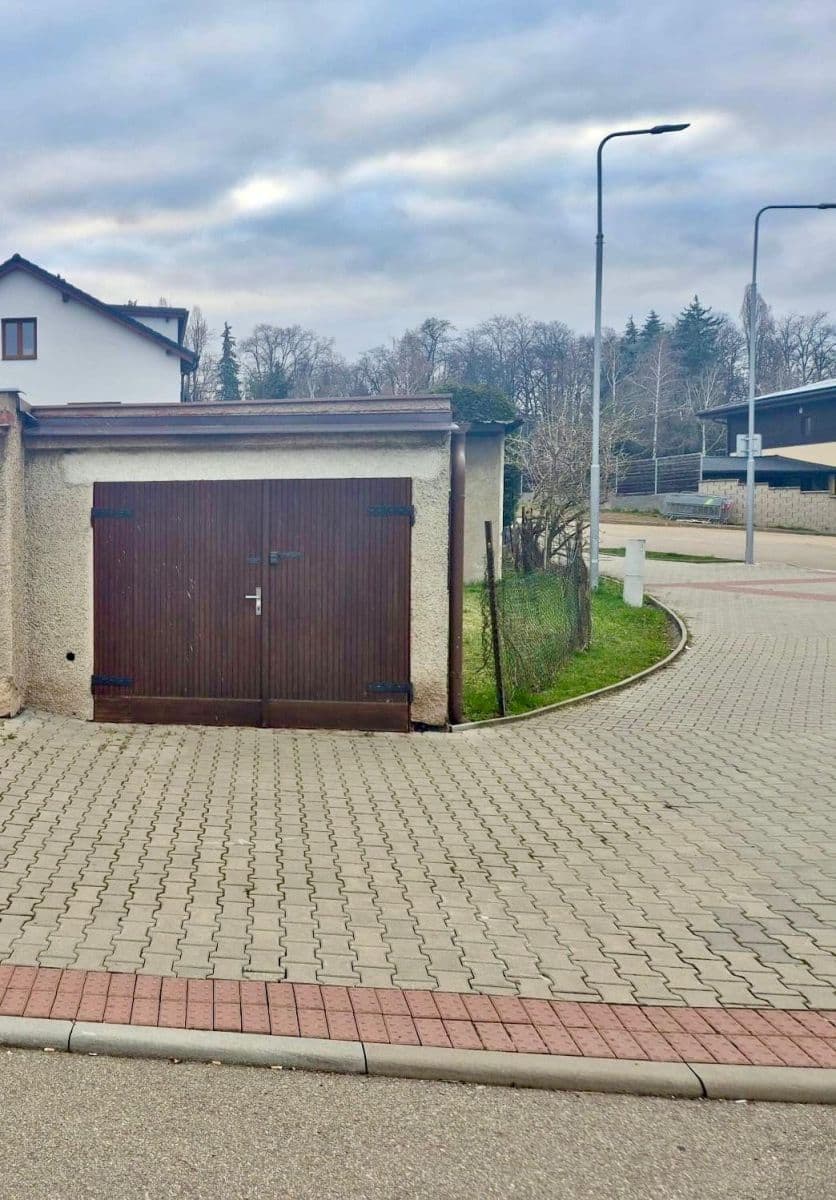garage for sale, 20 m², K Pazderně, Benešov, Středočeský Region garage for sale, 20 m², K Pazderně, Benešov, Středočeský Region