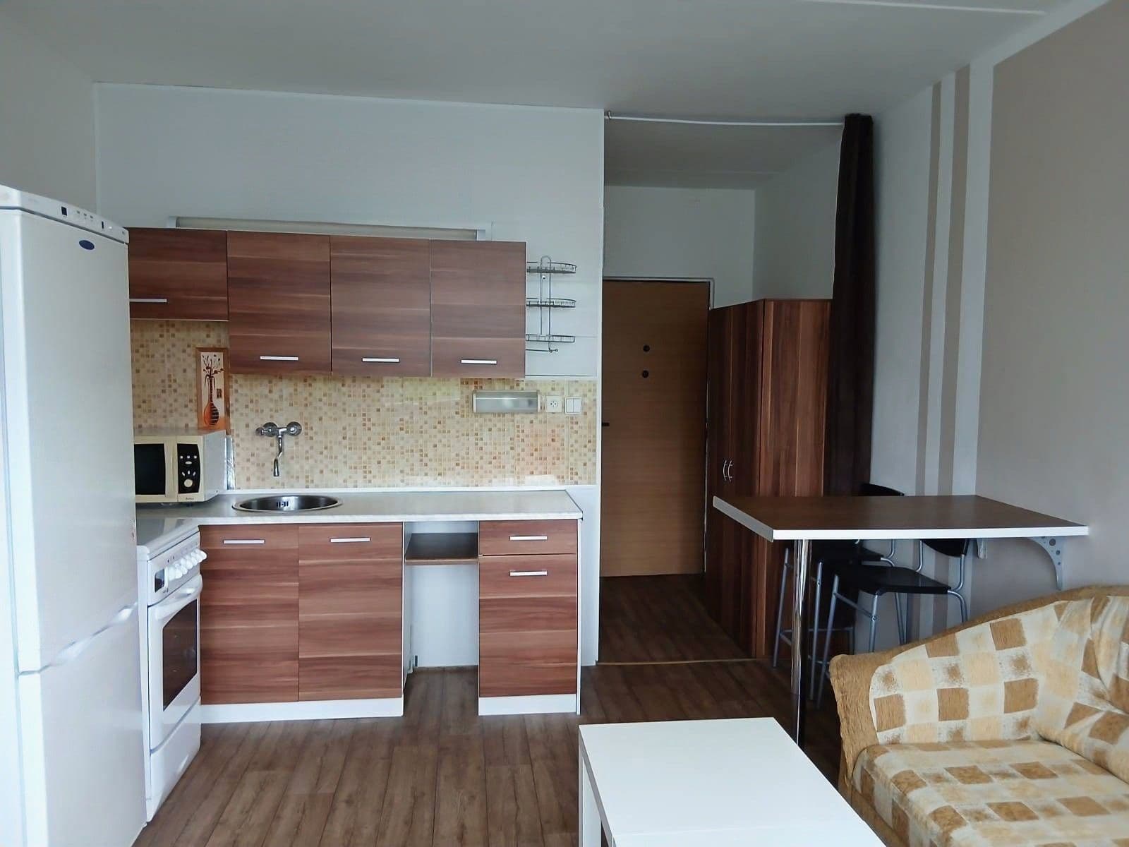 1 bedroom with open-plan kitchen flat to rent, 35 m², Sídliště, Kovářská, Ústecký Region 1 bedroom with open-plan kitchen flat to rent, 35 m², Sídliště, Kovářská, Ústecký Region