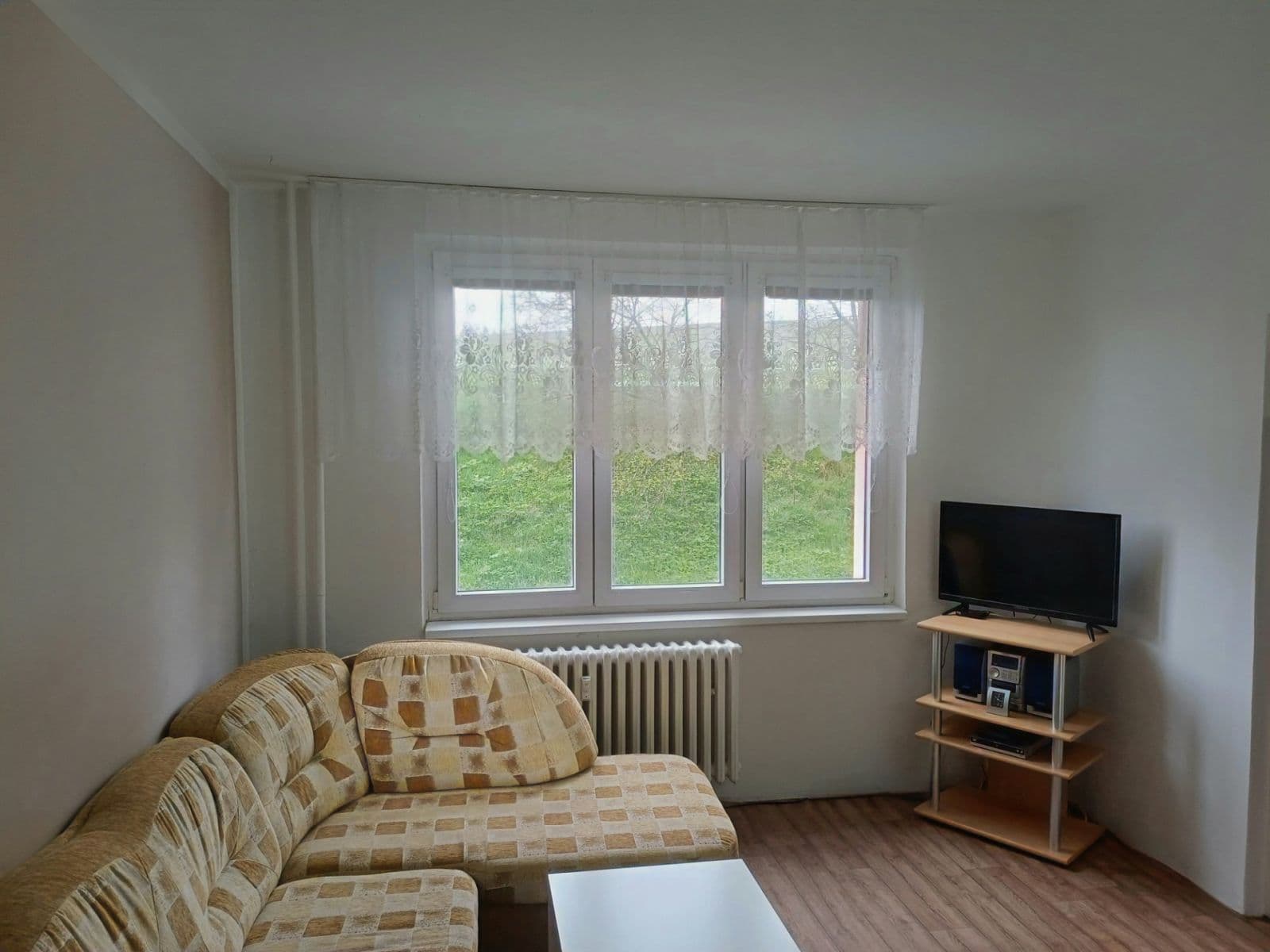1 bedroom with open-plan kitchen flat to rent, 35 m², Sídliště, Kovářská, Ústecký Region 1 bedroom with open-plan kitchen flat to rent, 35 m², Sídliště, Kovářská, Ústecký Region
