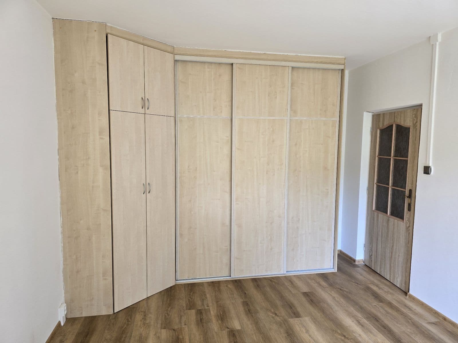 1 bedroom with open-plan kitchen flat to rent, 36 m², Beethovenova, Frýdek-Místek, Moravskoslezský Region 1 bedroom with open-plan kitchen flat to rent, 36 m², Beethovenova, Frýdek-Místek, Moravskoslezský Region