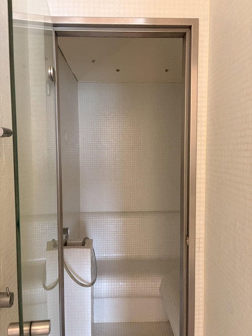 1 bedroom with open-plan kitchen flat for sale, 101 m², Frankfurt, Hesse 1 bedroom with open-plan kitchen flat for sale, 101 m², Frankfurt, Hesse