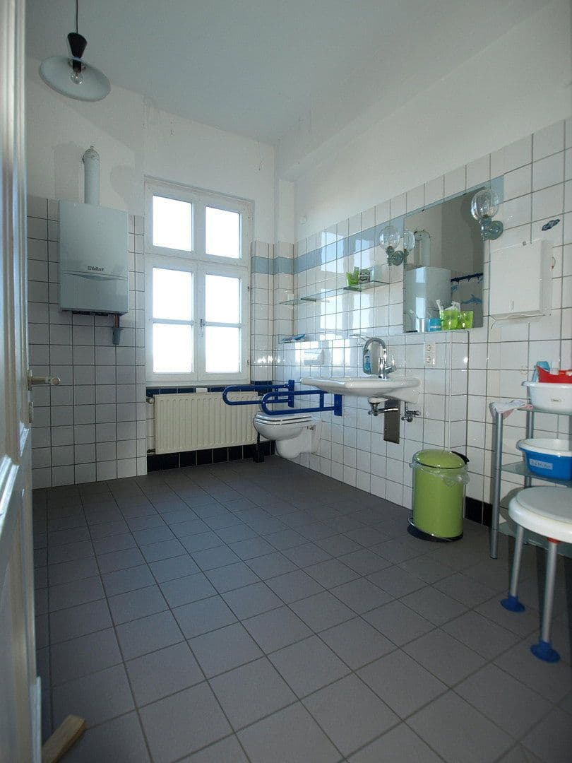 house to rent, 350 m², Neuenhöhe 85, Wermelskirchen, North Rhine-Westphalia house to rent, 350 m², Neuenhöhe 85, Wermelskirchen, North Rhine-Westphalia