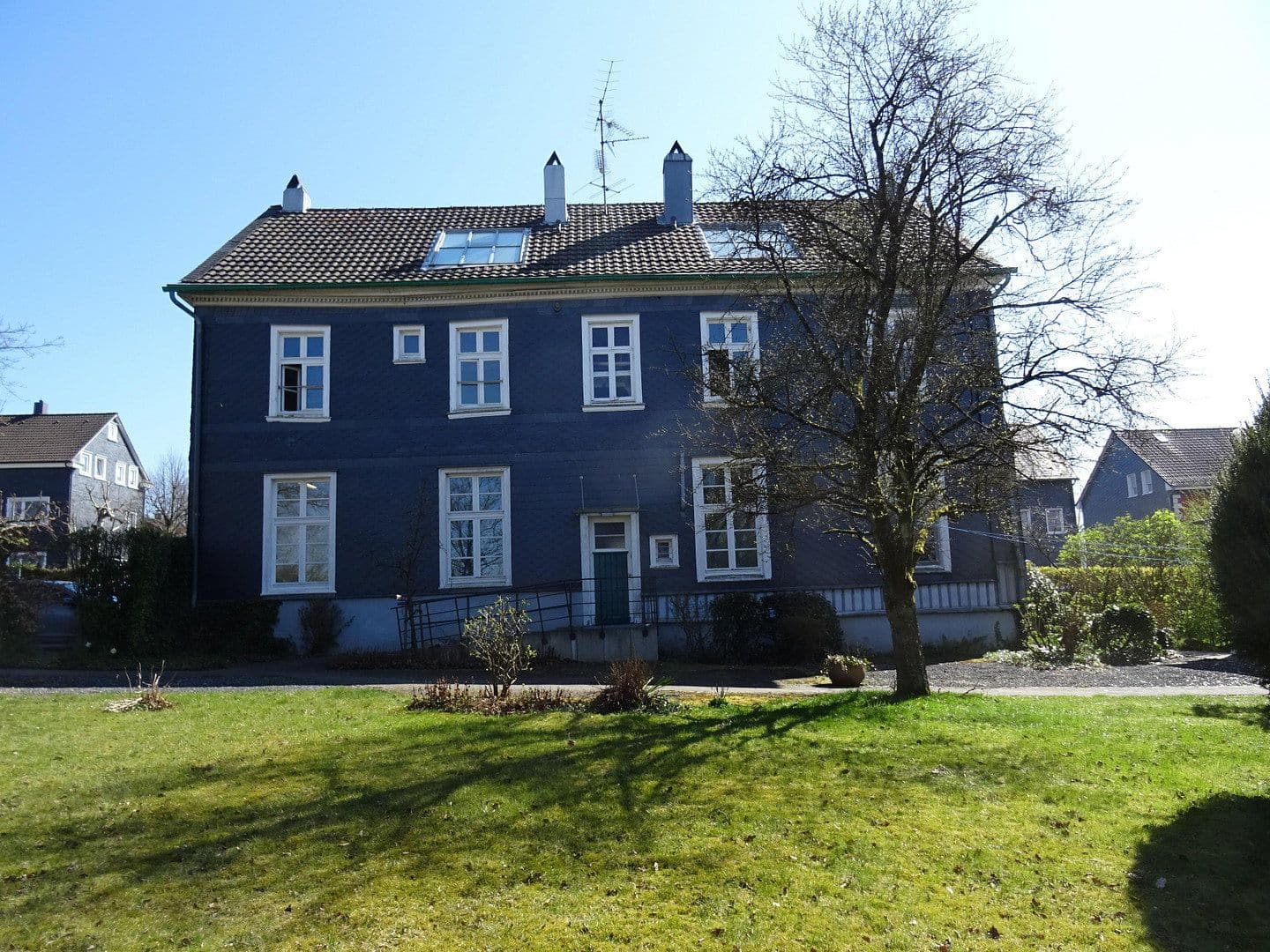 house to rent, 350 m², Neuenhöhe 85, Wermelskirchen, North Rhine-Westphalia house to rent, 350 m², Neuenhöhe 85, Wermelskirchen, North Rhine-Westphalia