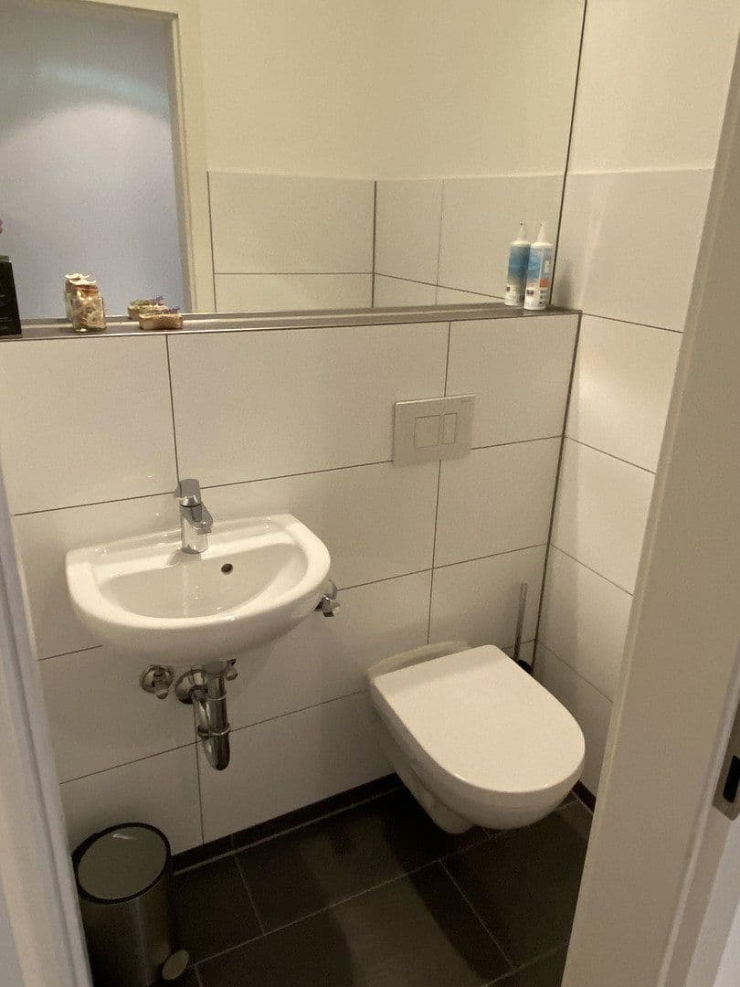 1 bedroom with open-plan kitchen flat to rent, 90 m², Bernhardstr. 147, Köln, North Rhine-Westphalia 1 bedroom with open-plan kitchen flat to rent, 90 m², Bernhardstr. 147, Köln, North Rhine-Westphalia