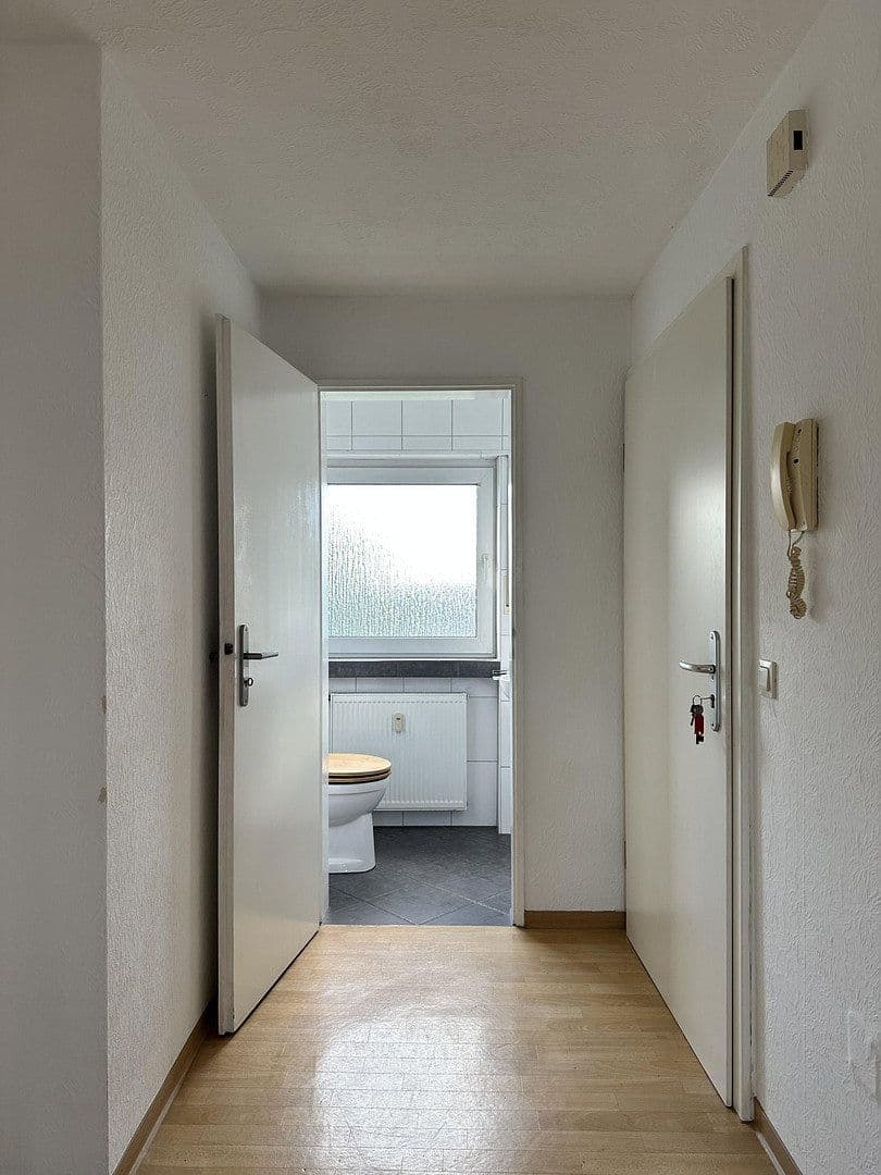 2 bedroom with open-plan kitchen flat to rent, 98 m², Saarbrücken, Saarland 2 bedroom with open-plan kitchen flat to rent, 98 m², Saarbrücken, Saarland