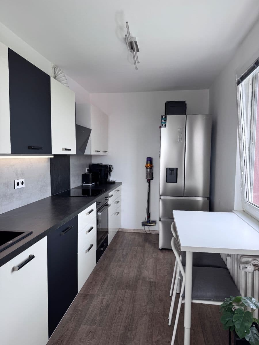 1 bedroom with open-plan kitchen flat to rent, 49 m², Smotlachova, Prague, Prague 1 bedroom with open-plan kitchen flat to rent, 49 m², Smotlachova, Prague, Prague