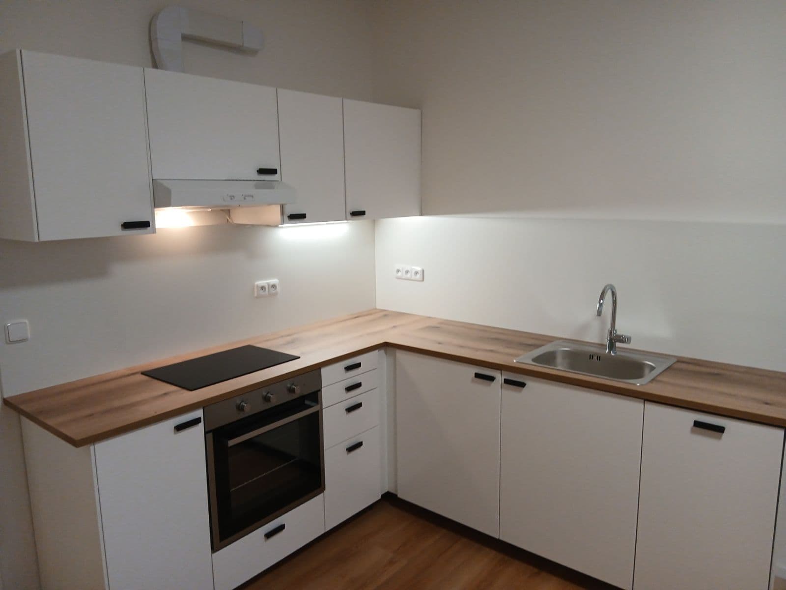 1 bedroom with open-plan kitchen flat to rent, 34 m², Českomoravská, Prague, Prague 1 bedroom with open-plan kitchen flat to rent, 34 m², Českomoravská, Prague, Prague