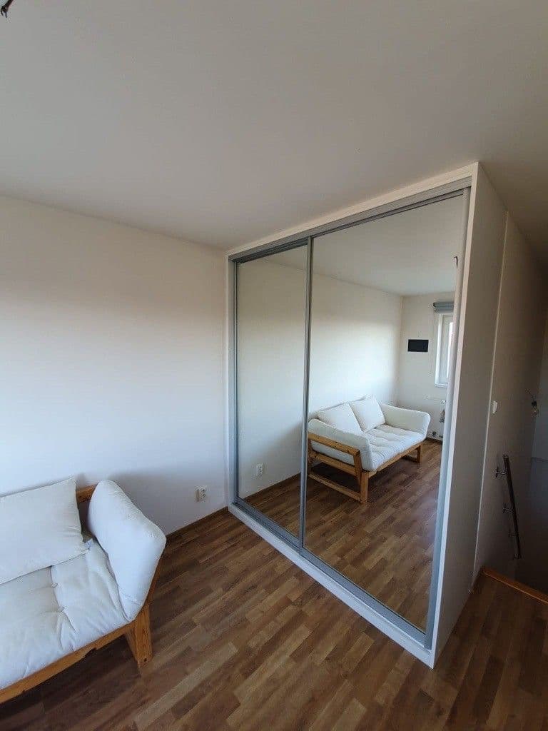 3 bedroom with open-plan kitchen flat to rent, 77 m², Korunovační, Prague, Prague 3 bedroom with open-plan kitchen flat to rent, 77 m², Korunovační, Prague, Prague