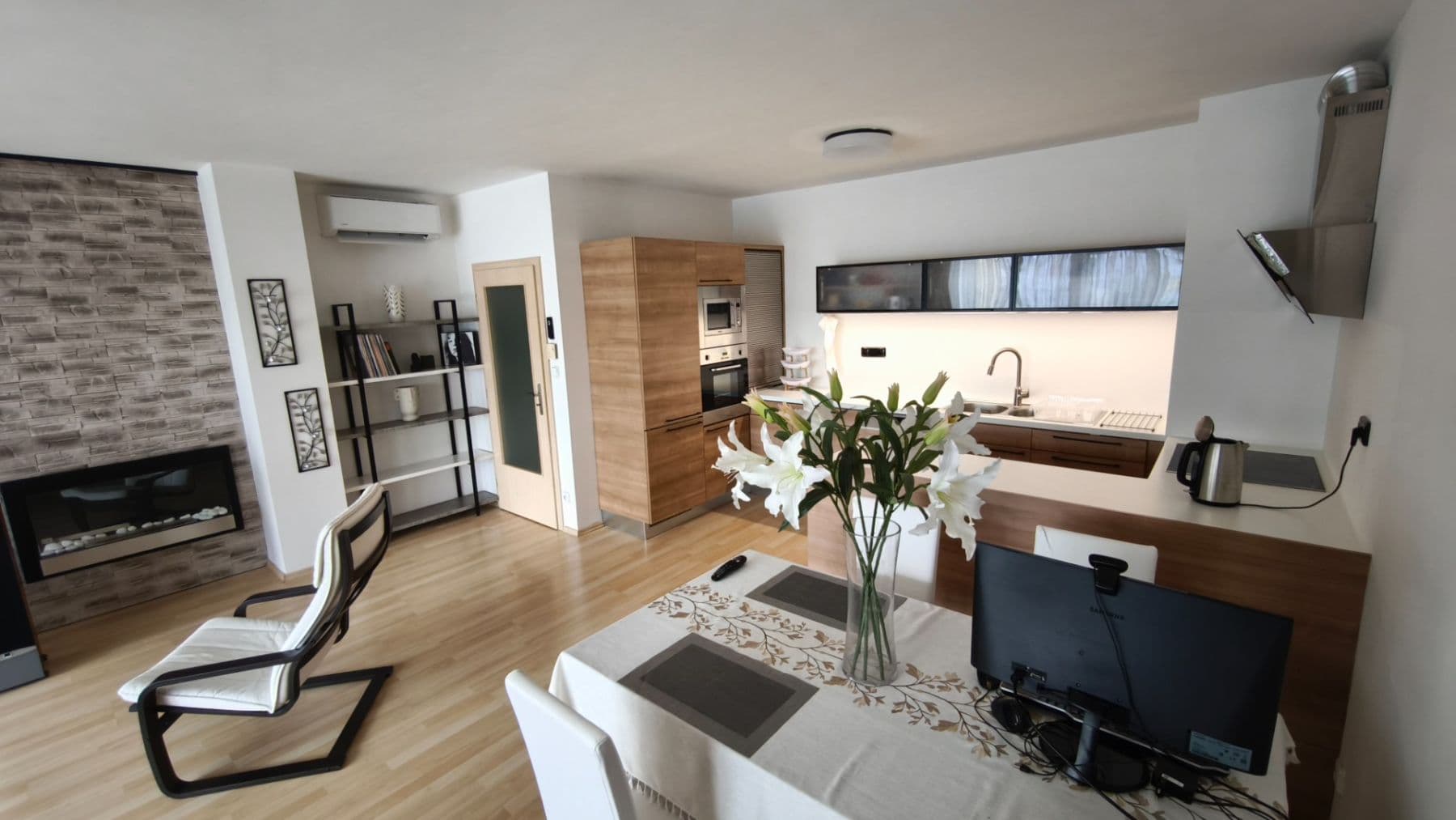 1 bedroom with open-plan kitchen flat for sale, 82 m², Na Harfě, Prague, Prague 1 bedroom with open-plan kitchen flat for sale, 82 m², Na Harfě, Prague, Prague