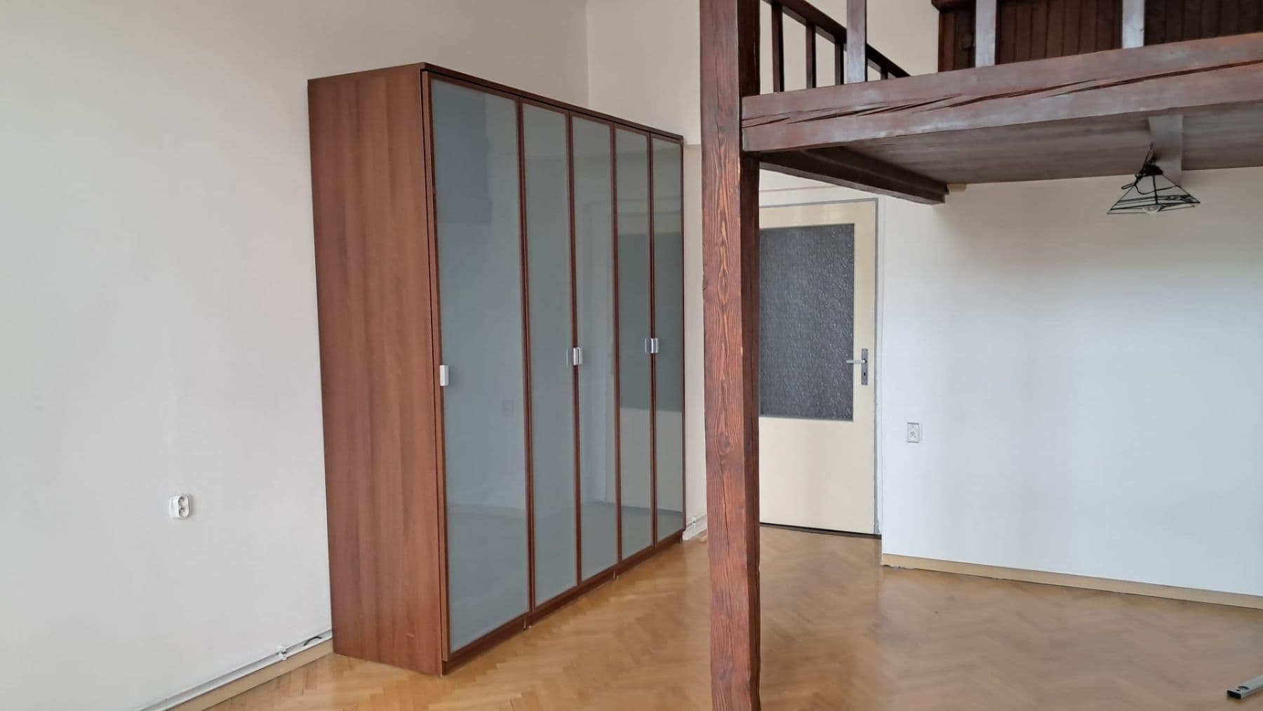 1 bedroom with open-plan kitchen flat to rent, 56 m², Strojnická, Prague, Prague 1 bedroom with open-plan kitchen flat to rent, 56 m², Strojnická, Prague, Prague