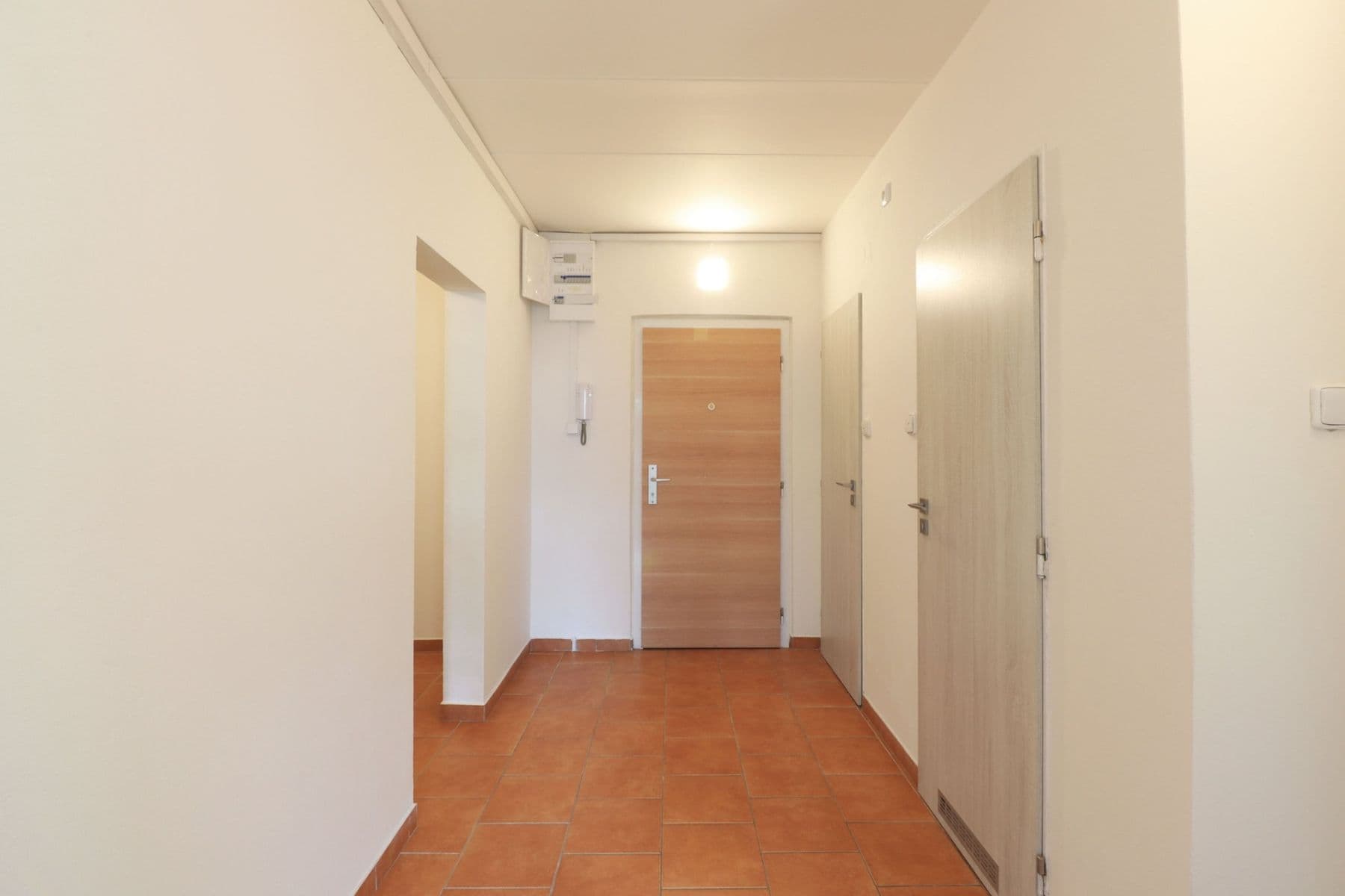 2 bedroom with open-plan kitchen flat to rent, 64 m², Malotická, Prague, Prague 2 bedroom with open-plan kitchen flat to rent, 64 m², Malotická, Prague, Prague