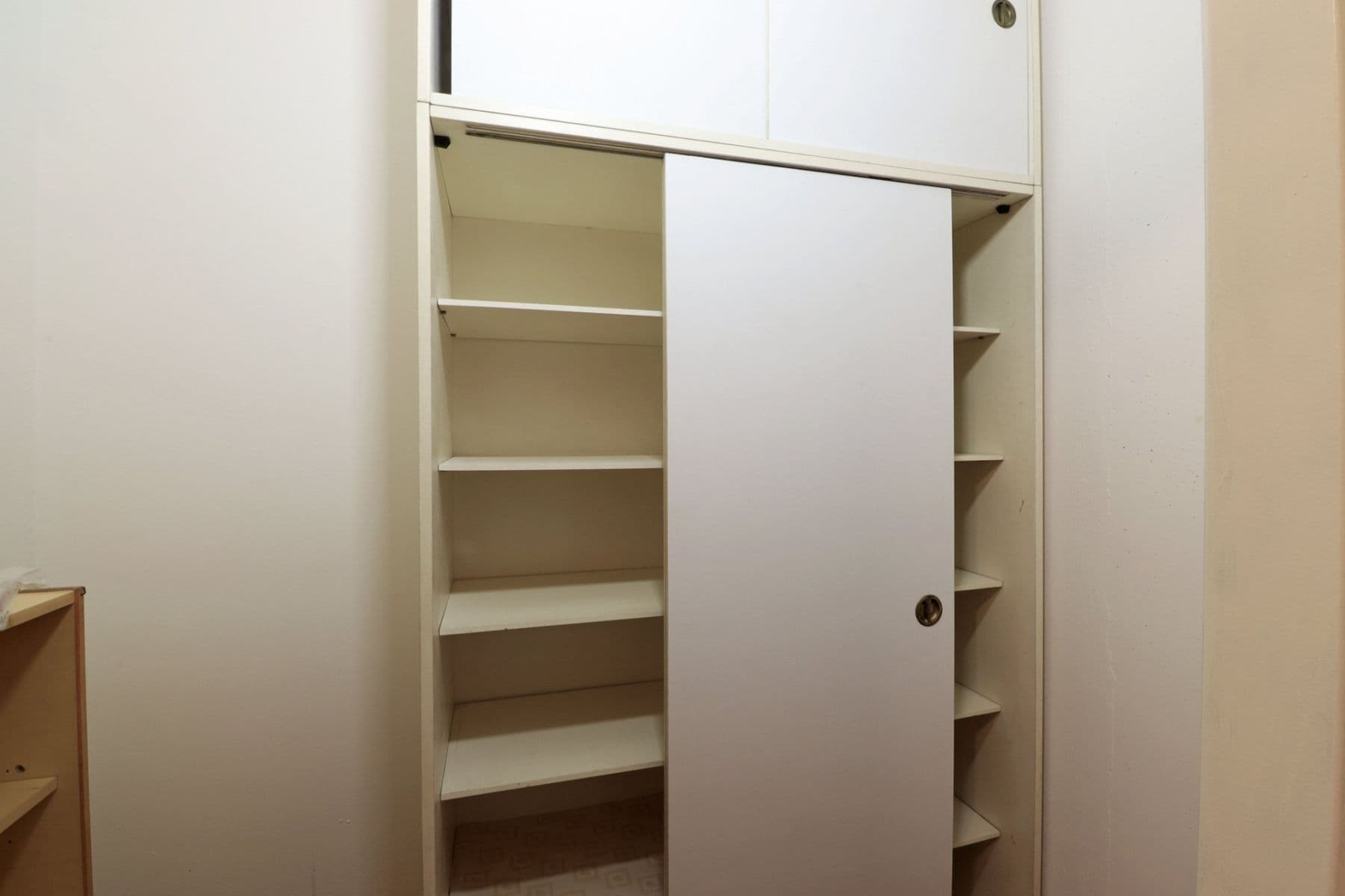 2 bedroom with open-plan kitchen flat to rent, 64 m², Malotická, Prague, Prague 2 bedroom with open-plan kitchen flat to rent, 64 m², Malotická, Prague, Prague