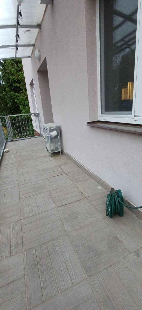 1 bedroom with open-plan kitchen flat to rent, 65 m², Jana Morávka, Jílové u Prahy, Středočeský Region 1 bedroom with open-plan kitchen flat to rent, 65 m², Jana Morávka, Jílové u Prahy, Středočeský Region