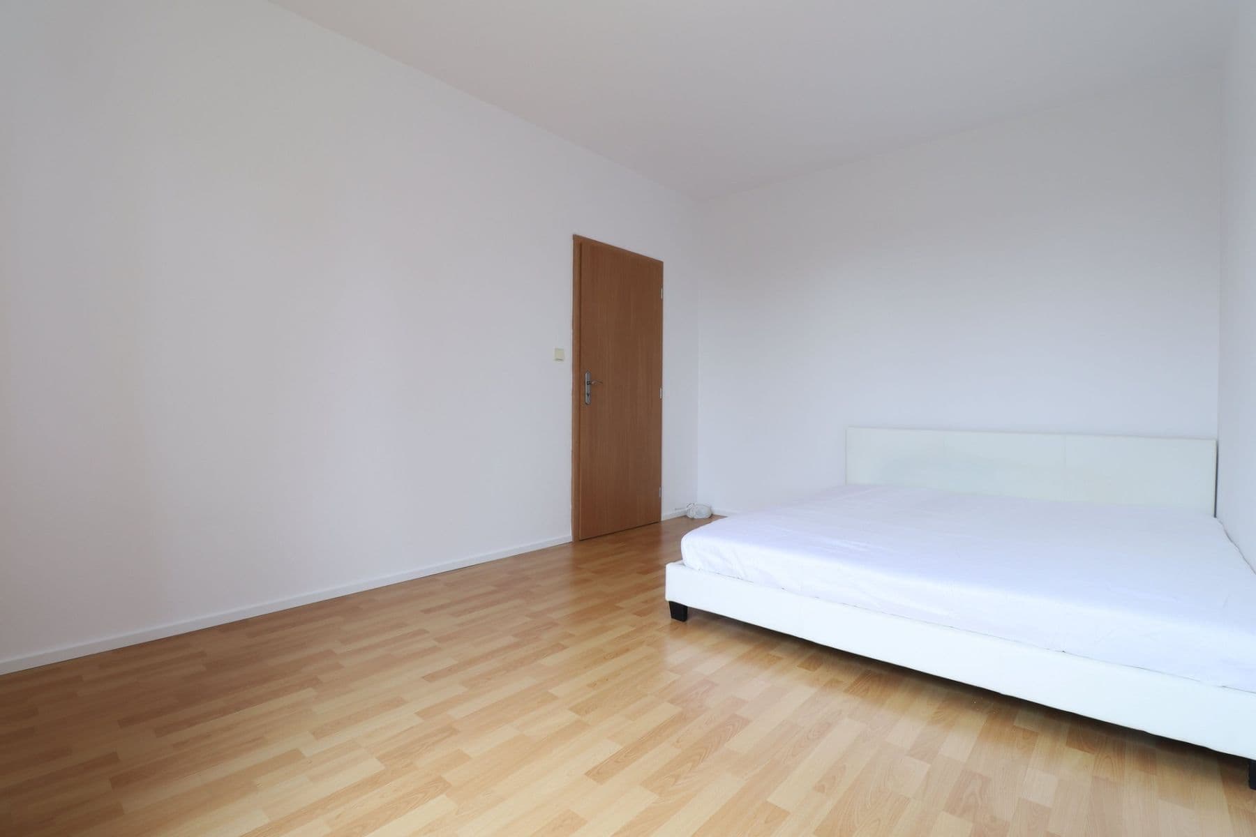 1 bedroom with open-plan kitchen flat to rent, 54 m², Revoluční, Šestajovice, Středočeský Region 1 bedroom with open-plan kitchen flat to rent, 54 m², Revoluční, Šestajovice, Středočeský Region